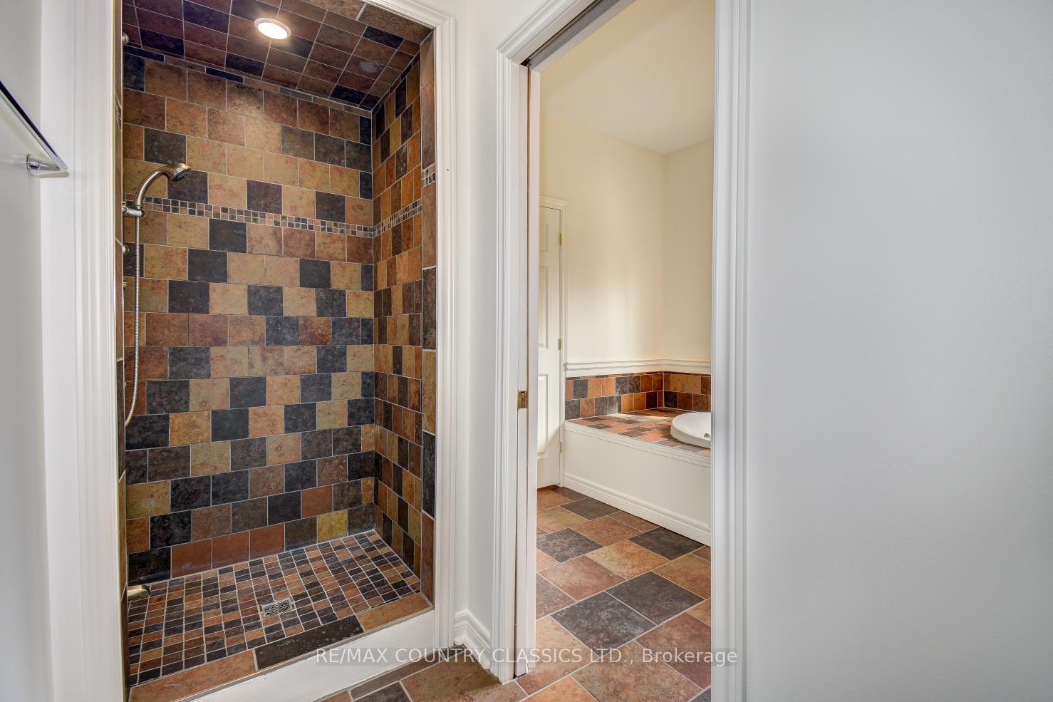 Photo 17 of 32 Nicklaus Drive, Bancroft, Bancroft Ward — HOMEH