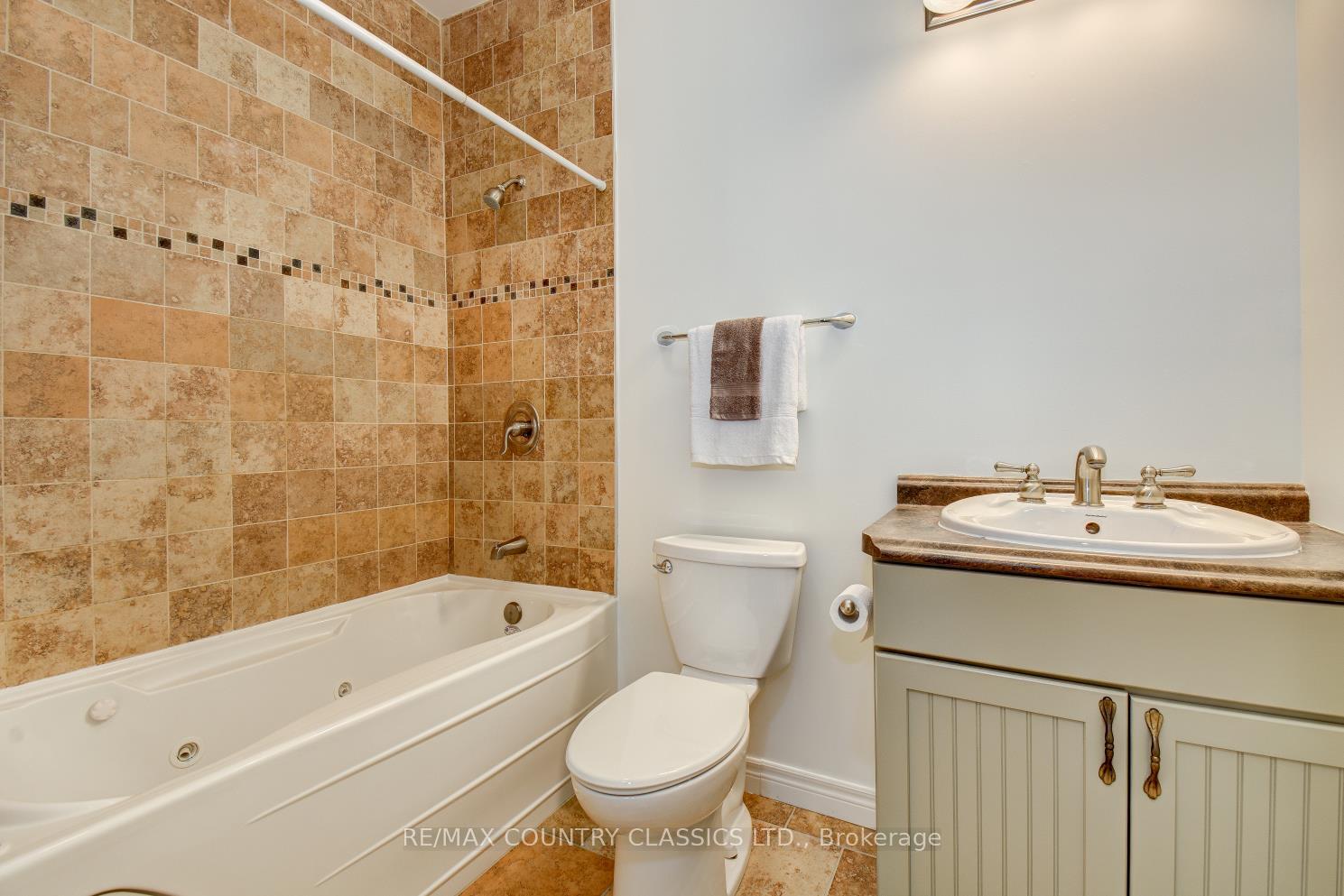 Photo 24 of 32 Nicklaus Drive, Bancroft, Bancroft Ward — HOMEH
