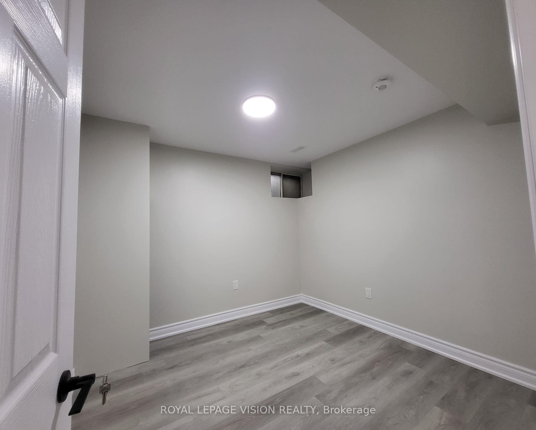 Photo 8 of 884 Sheppard Avenue, Pickering, Dunbarton — HOMEH