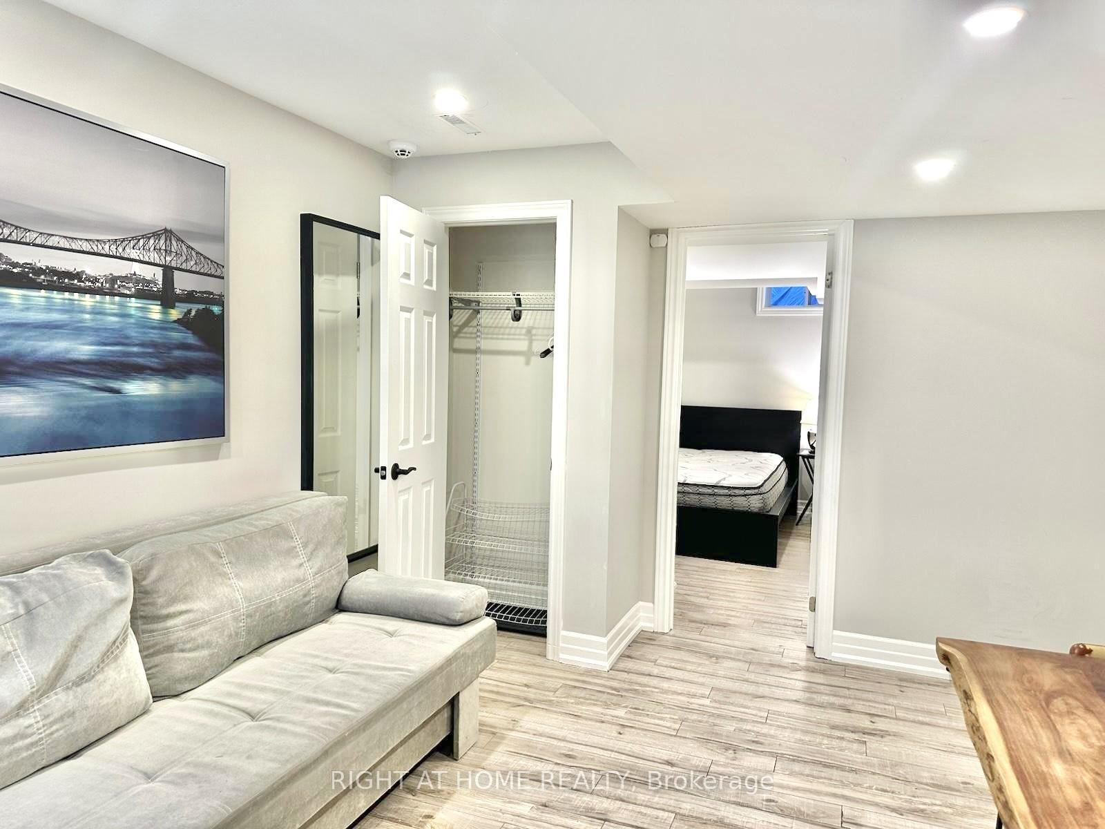 Photo 6 of 31 Redmond Drive, Vaughan, Patterson — HOMEH