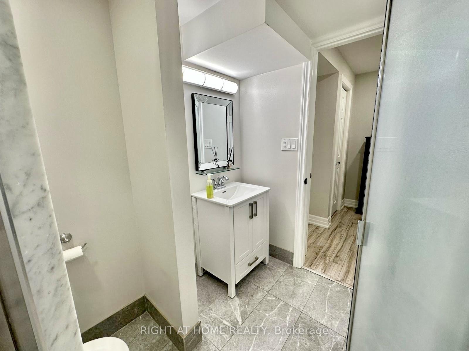 Photo 11 of 31 Redmond Drive, Vaughan, Patterson — HOMEH