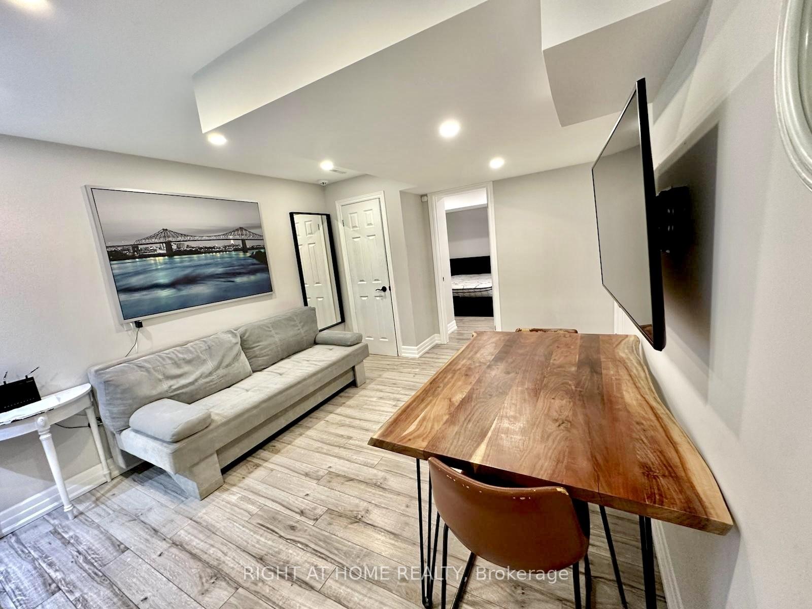 Photo 14 of 31 Redmond Drive, Vaughan, Patterson — HOMEH