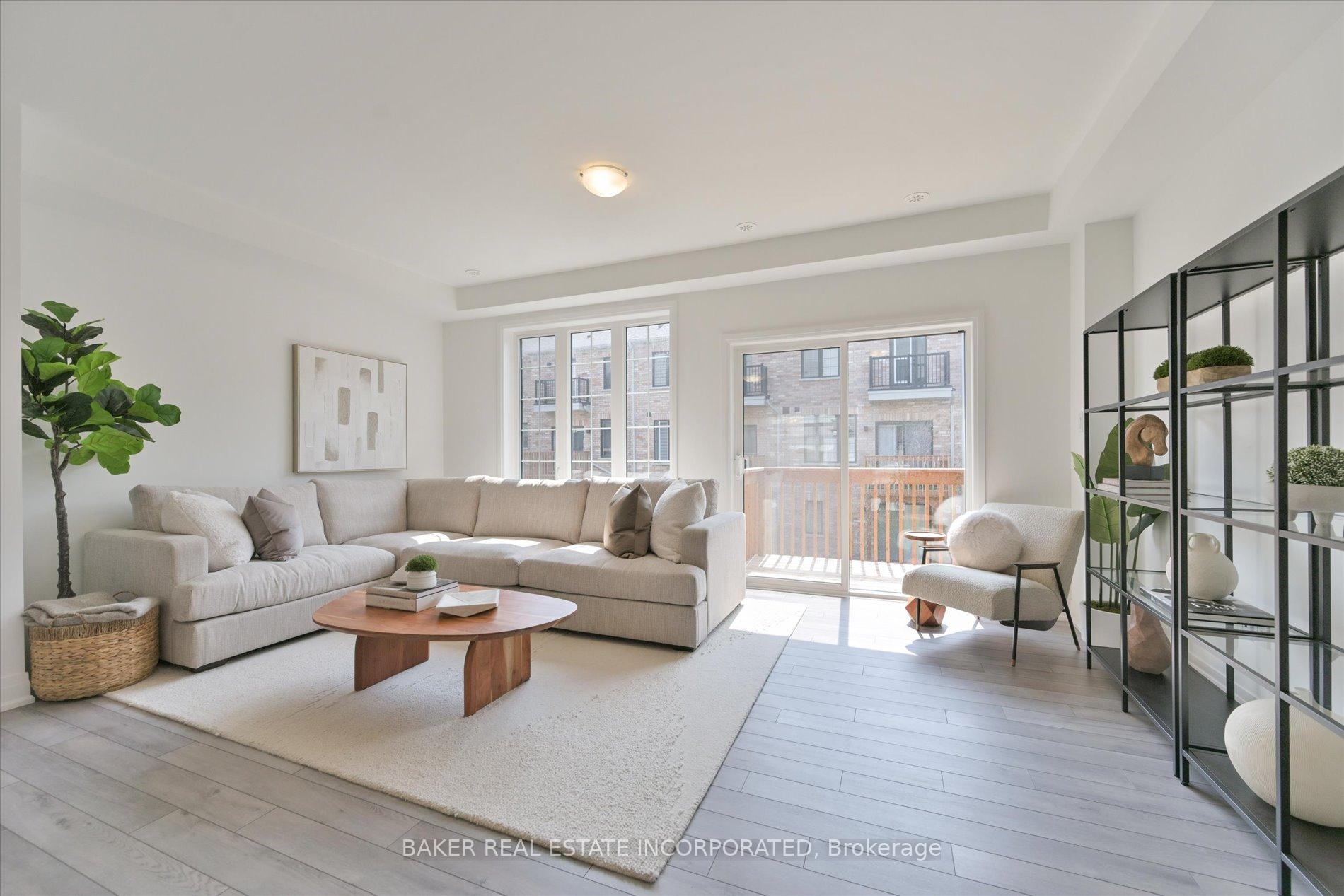 Photo 3 of 10 Calloway Way, Whitby, Downtown Whitby — HOMEH