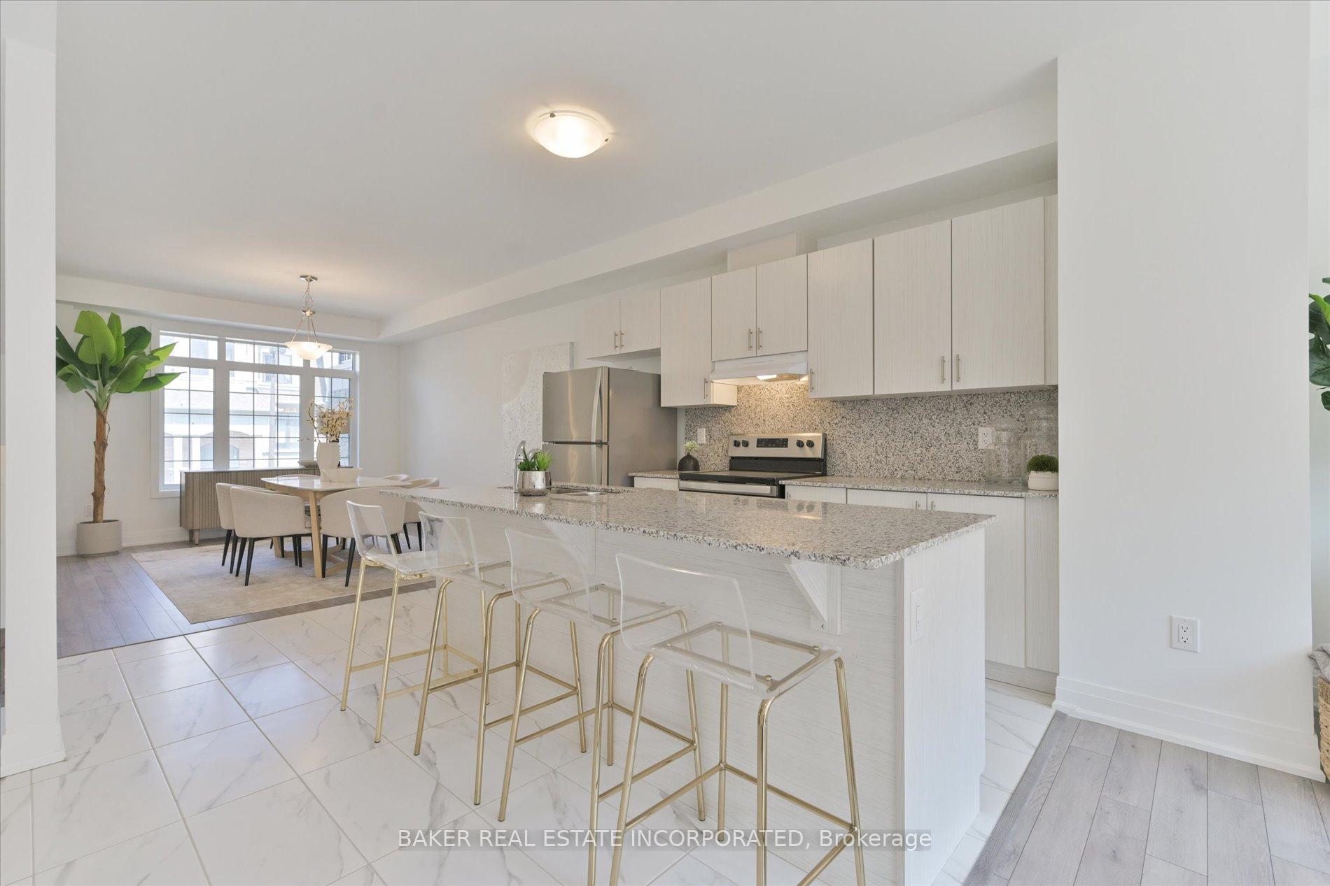 Photo 4 of 10 Calloway Way, Whitby, Downtown Whitby — HOMEH