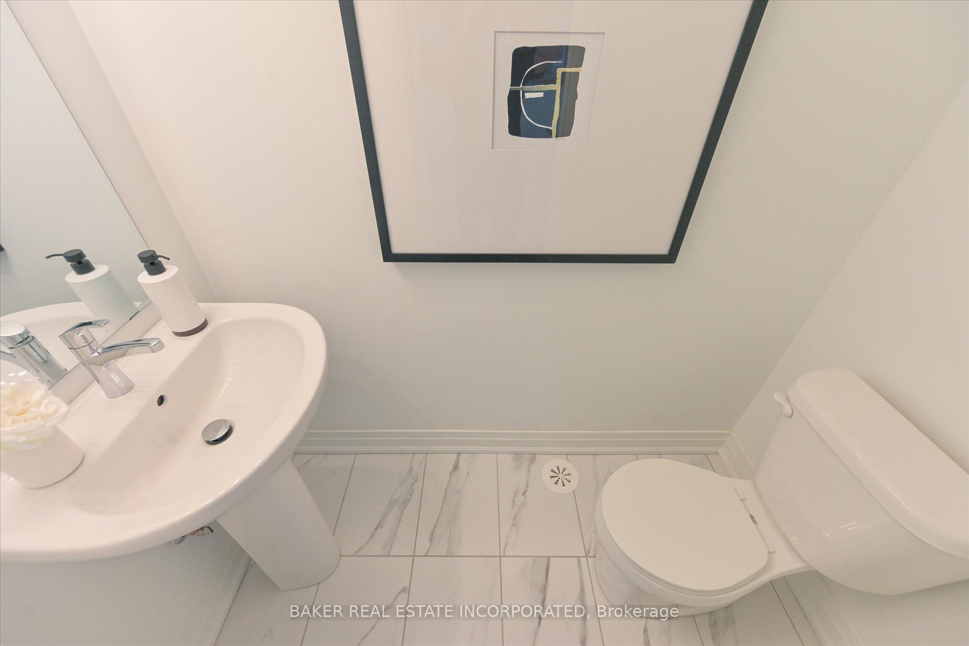 Photo 6 of 10 Calloway Way, Whitby, Downtown Whitby — HOMEH