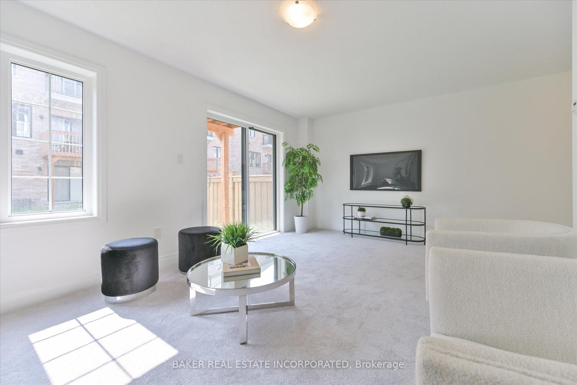 Photo 14 of 10 Calloway Way, Whitby, Downtown Whitby — HOMEH