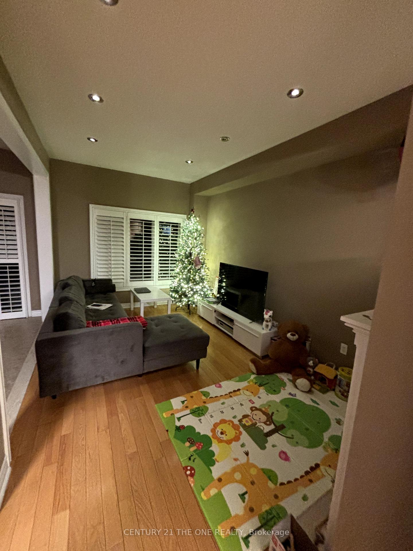 Photo 3 of 23 Blue Grouse Road, Vaughan, Patterson — HOMEH