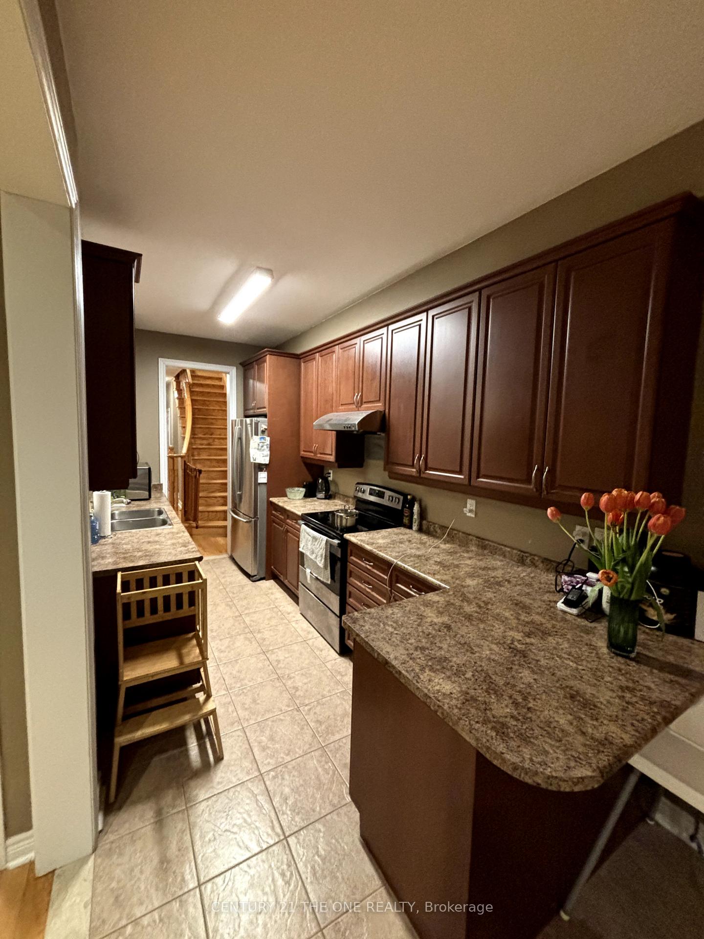 Photo 4 of 23 Blue Grouse Road, Vaughan, Patterson — HOMEH