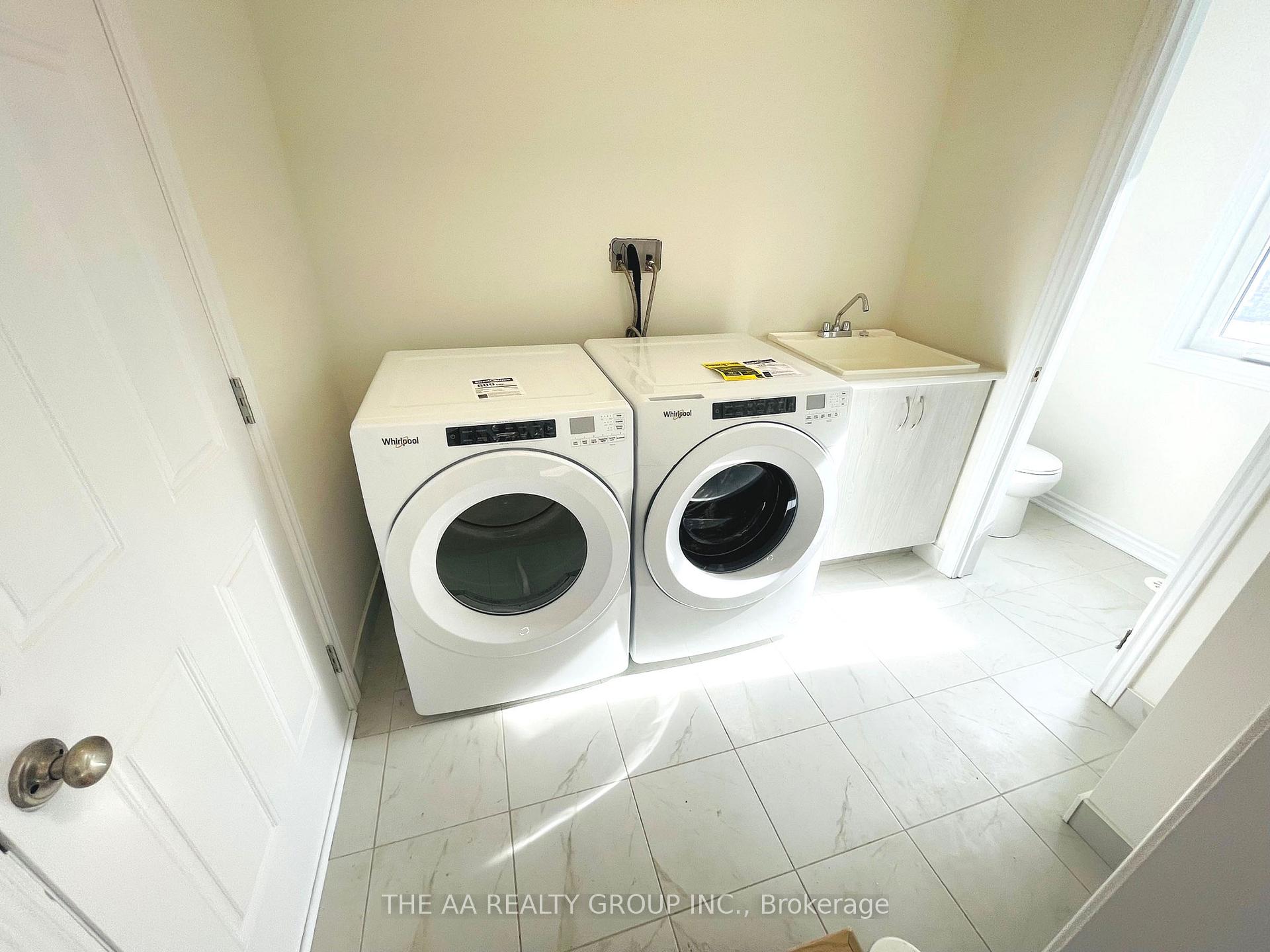 Photo 5 of 72 Inverary Crescent, Vaughan, Elder Mills — HOMEH