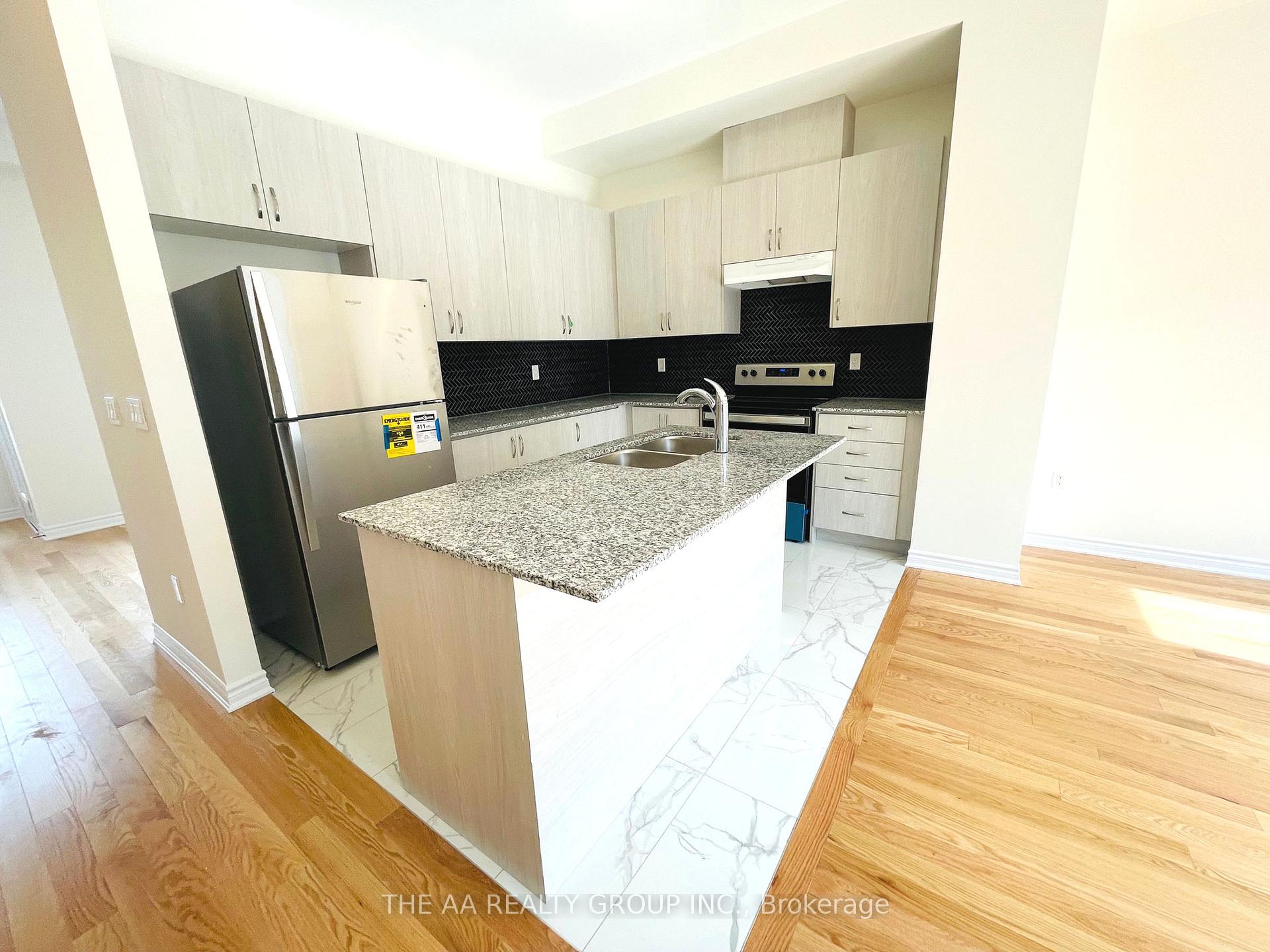 Photo 11 of 72 Inverary Crescent, Vaughan, Elder Mills — HOMEH