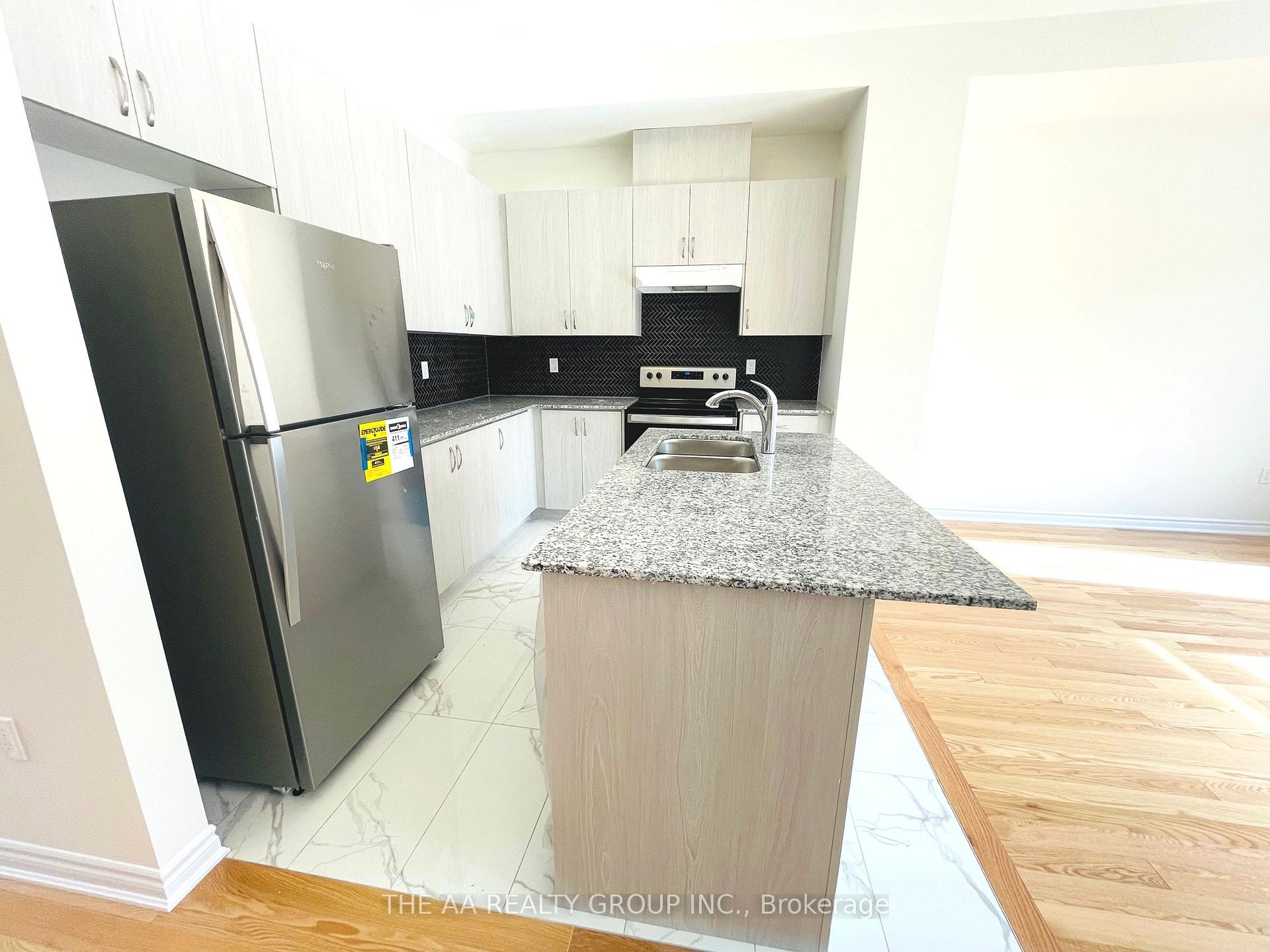 Photo 12 of 72 Inverary Crescent, Vaughan, Elder Mills — HOMEH