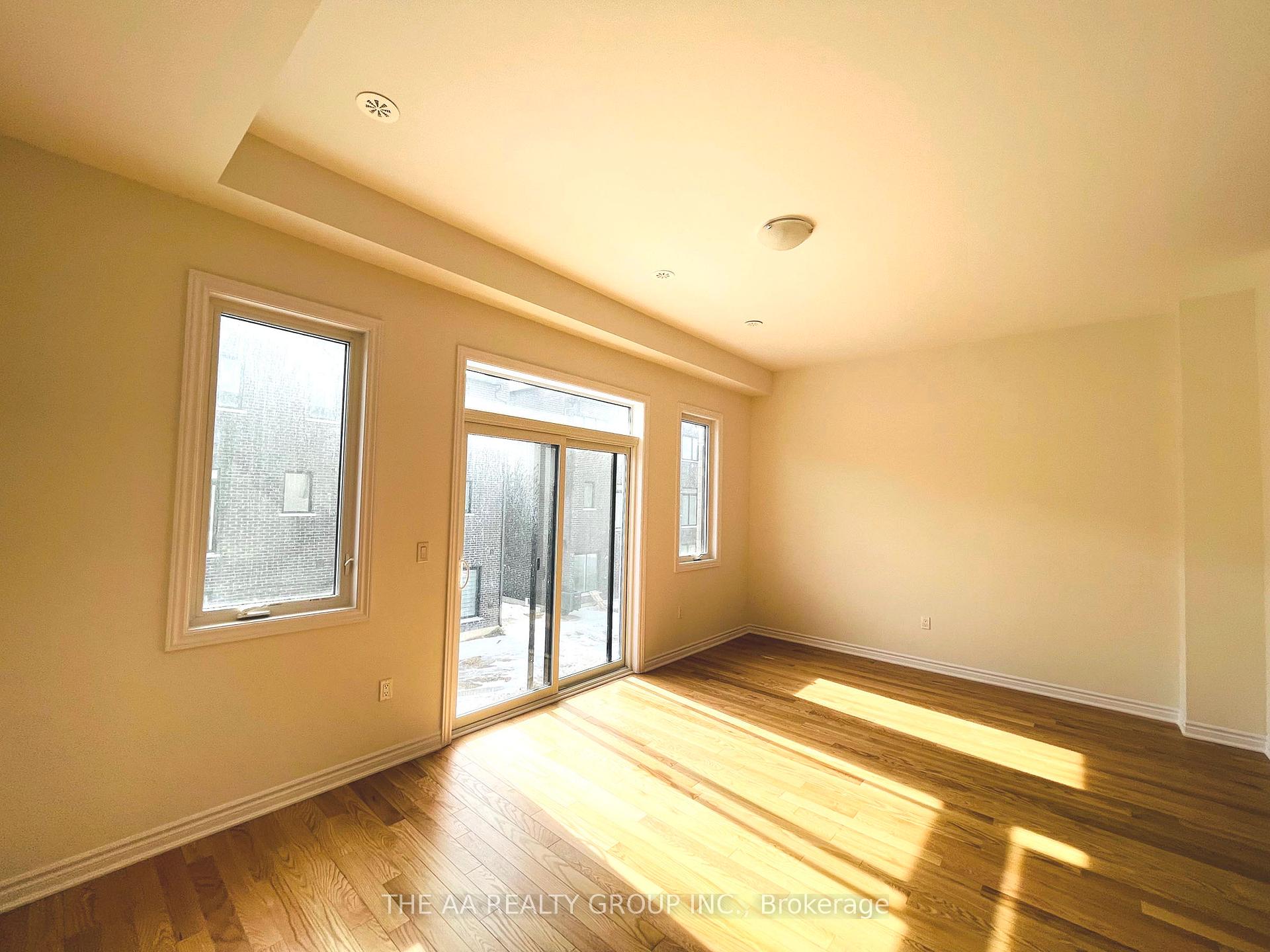 Photo 14 of 72 Inverary Crescent, Vaughan, Elder Mills — HOMEH