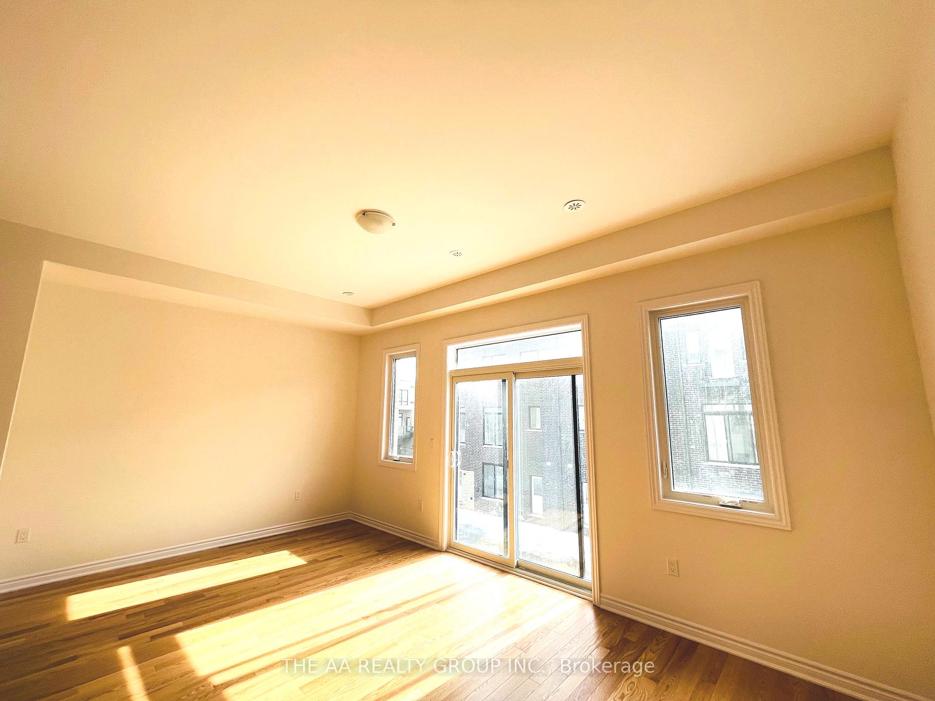 Photo 15 of 72 Inverary Crescent, Vaughan, Elder Mills — HOMEH
