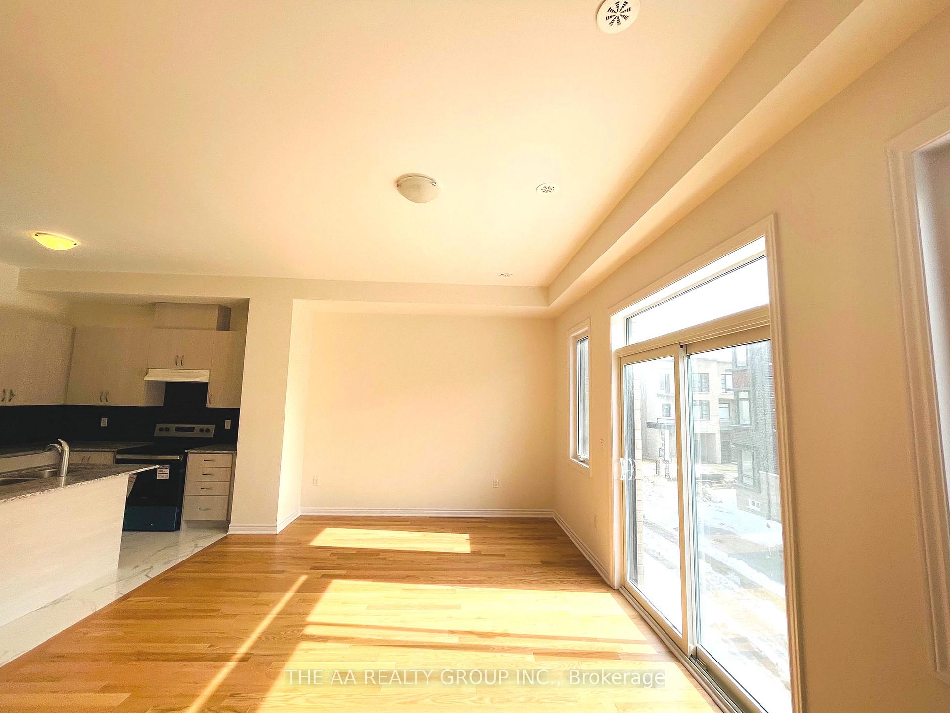 Photo 16 of 72 Inverary Crescent, Vaughan, Elder Mills — HOMEH