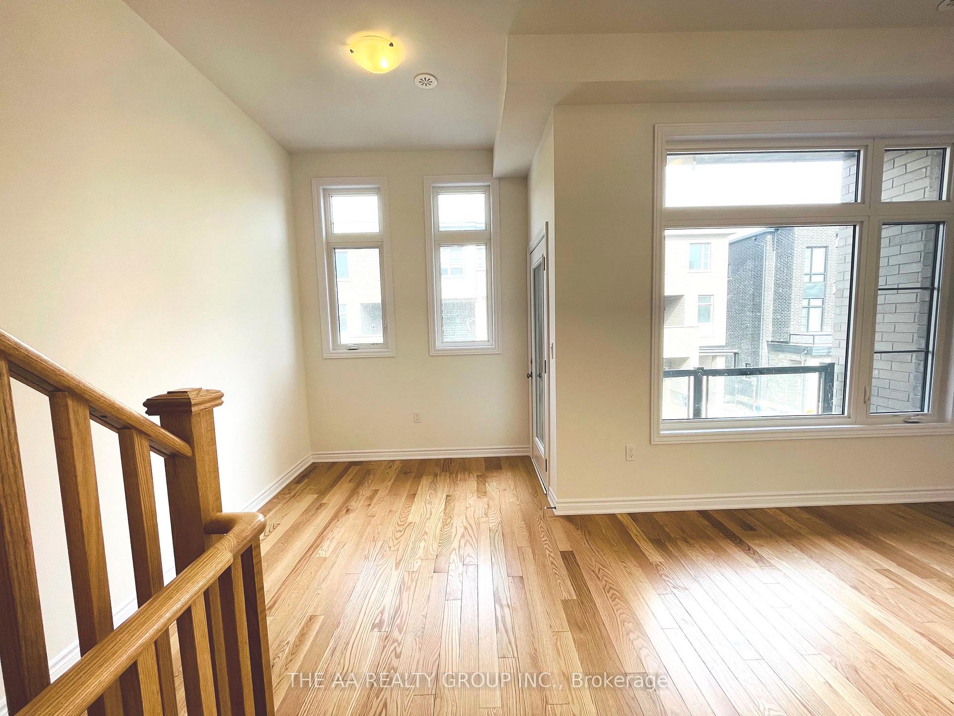 Photo 19 of 72 Inverary Crescent, Vaughan, Elder Mills — HOMEH