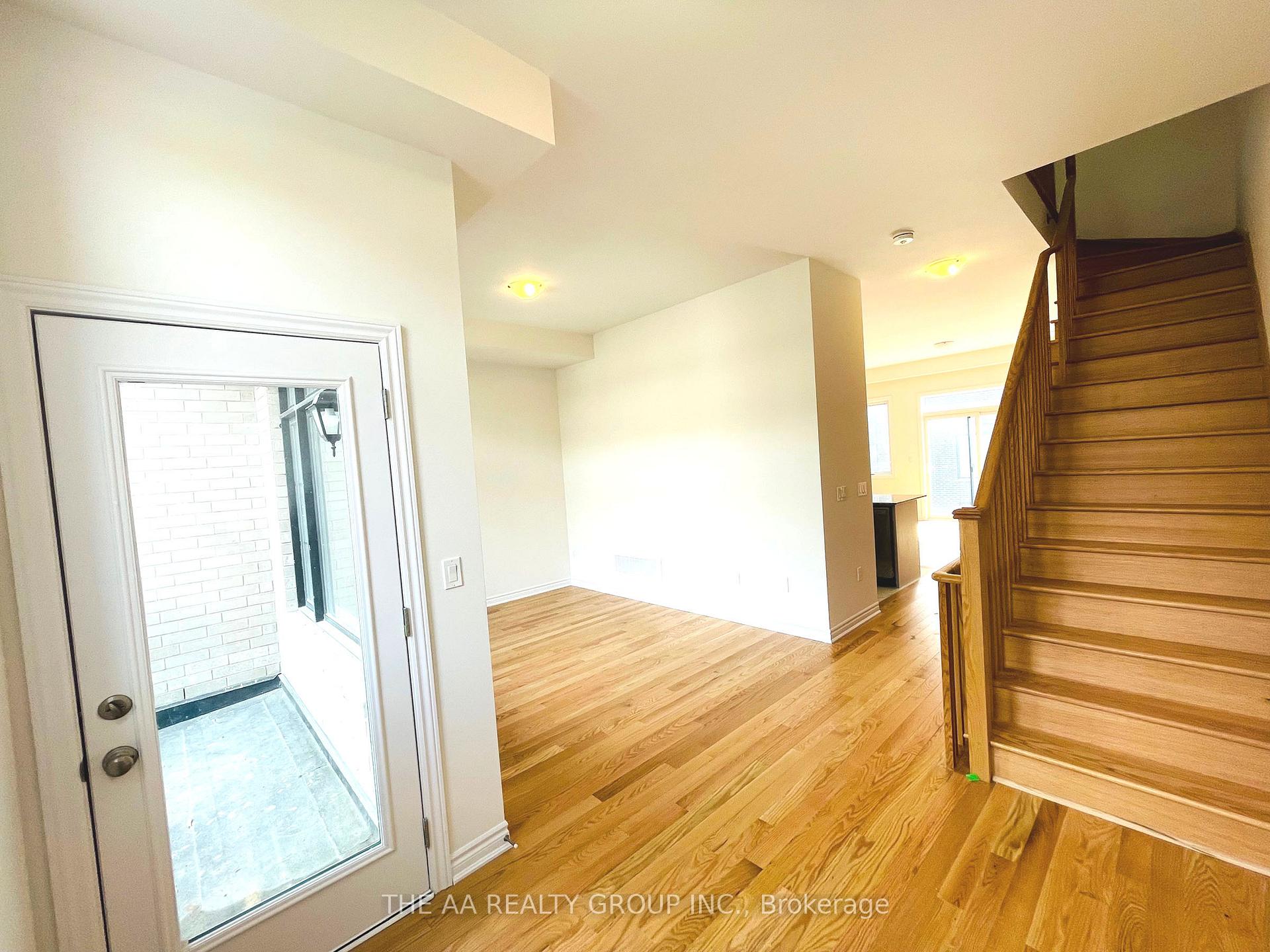 Photo 20 of 72 Inverary Crescent, Vaughan, Elder Mills — HOMEH
