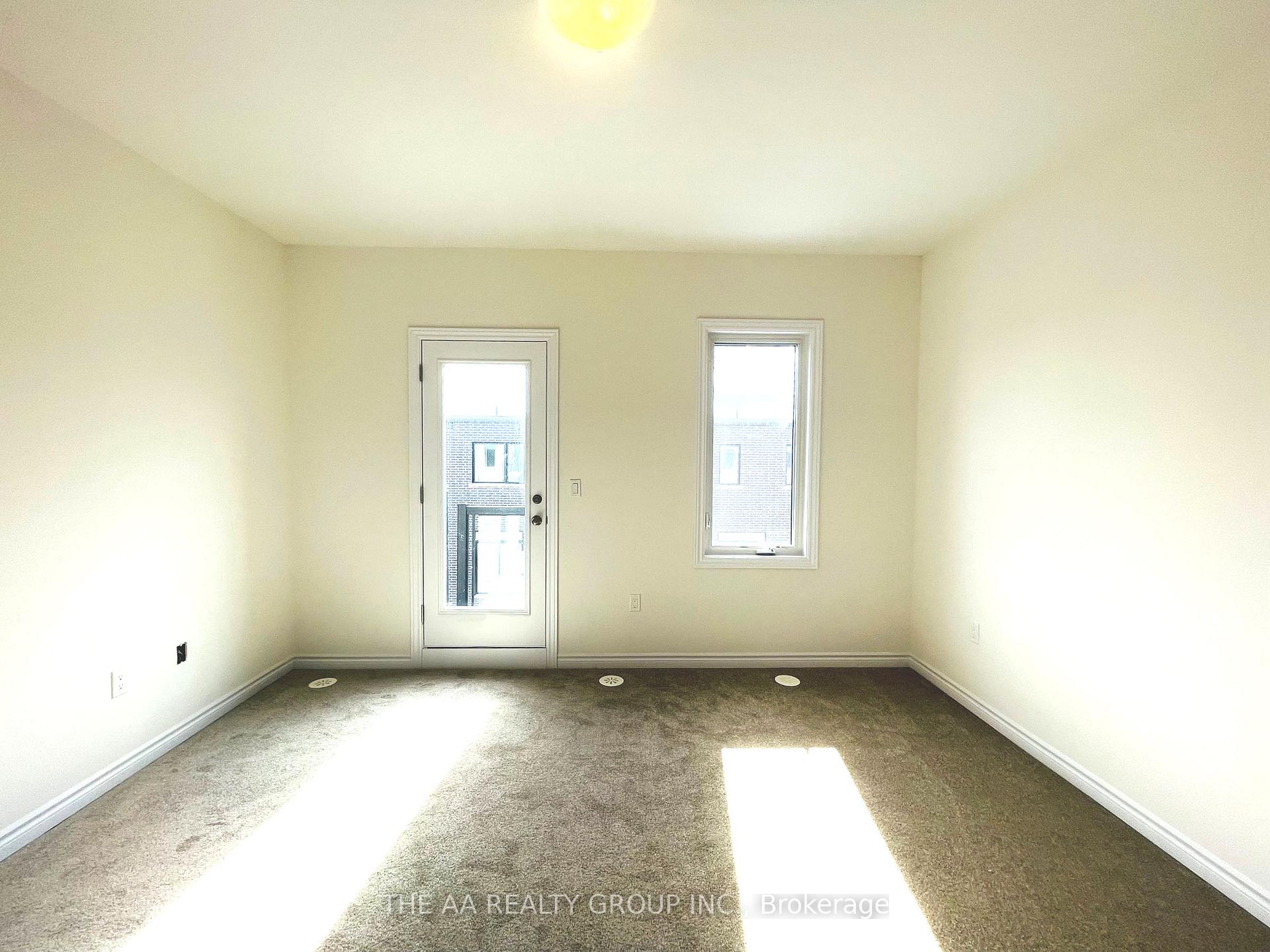 Photo 23 of 72 Inverary Crescent, Vaughan, Elder Mills — HOMEH