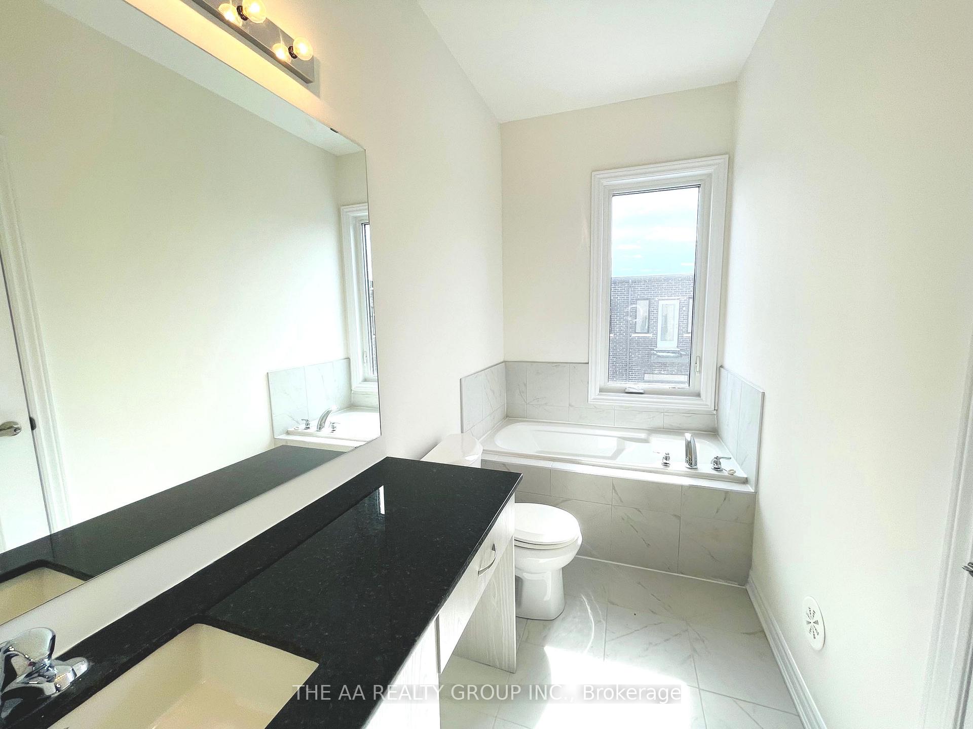 Photo 28 of 72 Inverary Crescent, Vaughan, Elder Mills — HOMEH