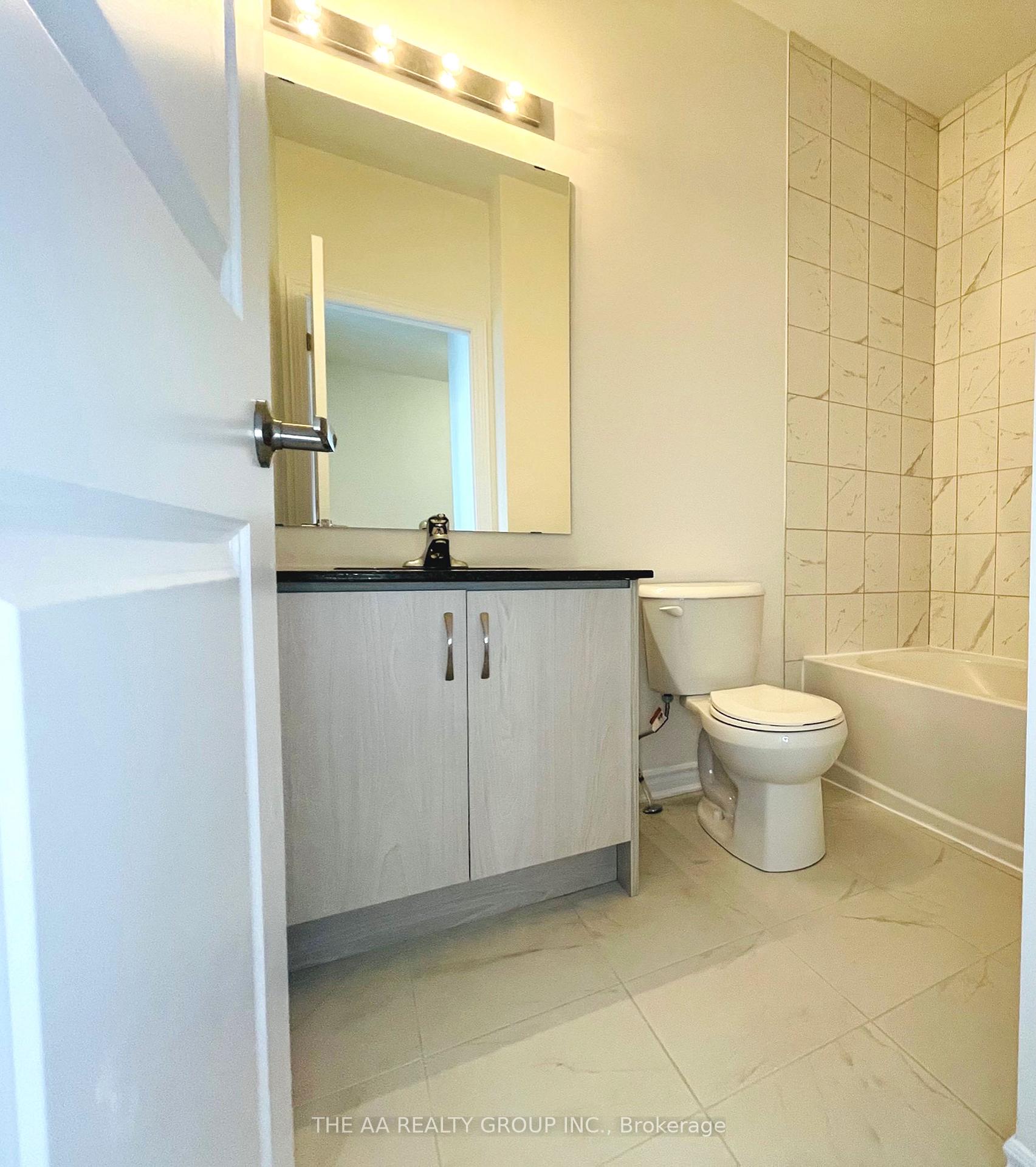 Photo 33 of 72 Inverary Crescent, Vaughan, Elder Mills — HOMEH