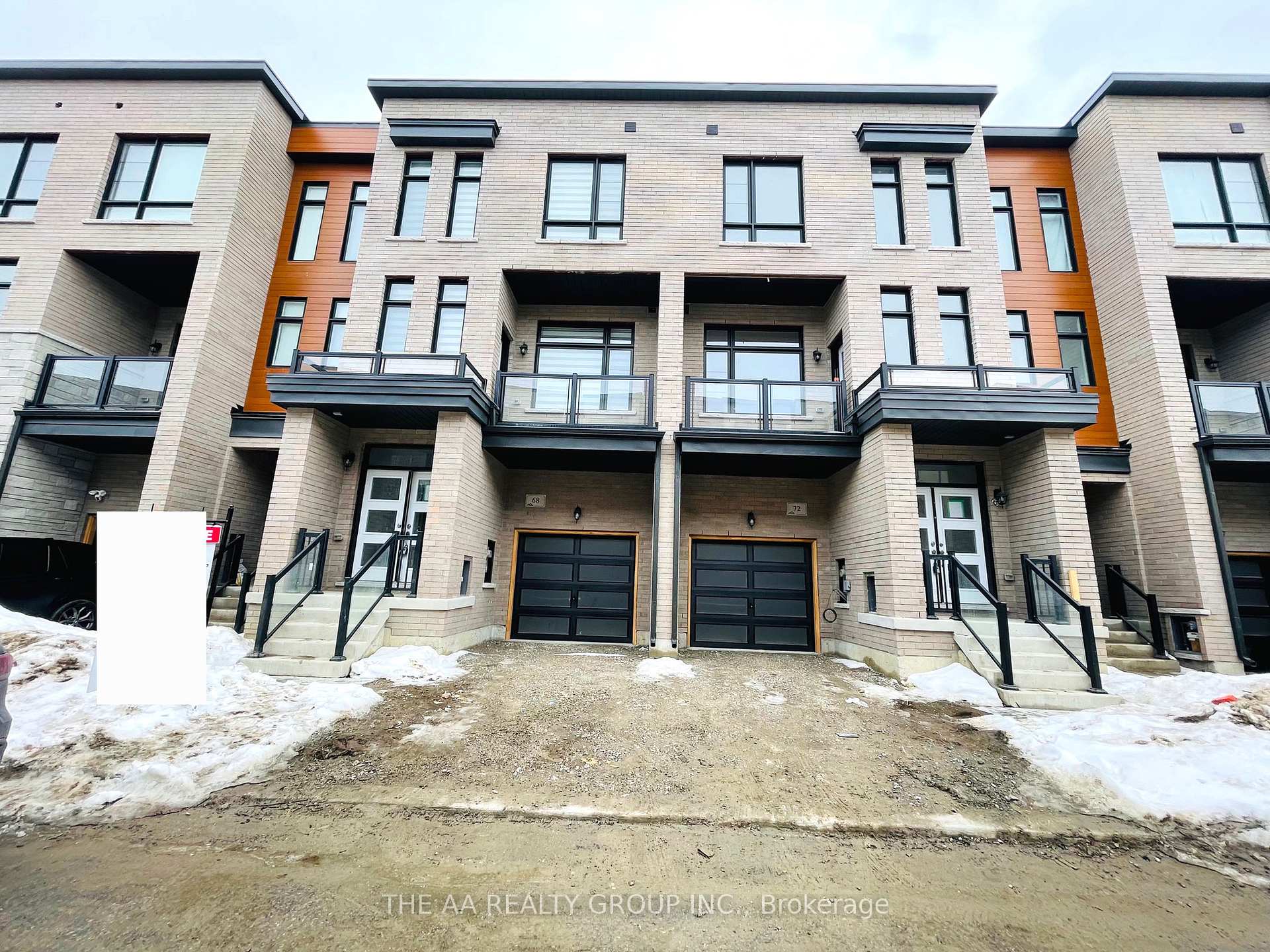 Photo 37 of 72 Inverary Crescent, Vaughan, Elder Mills — HOMEH