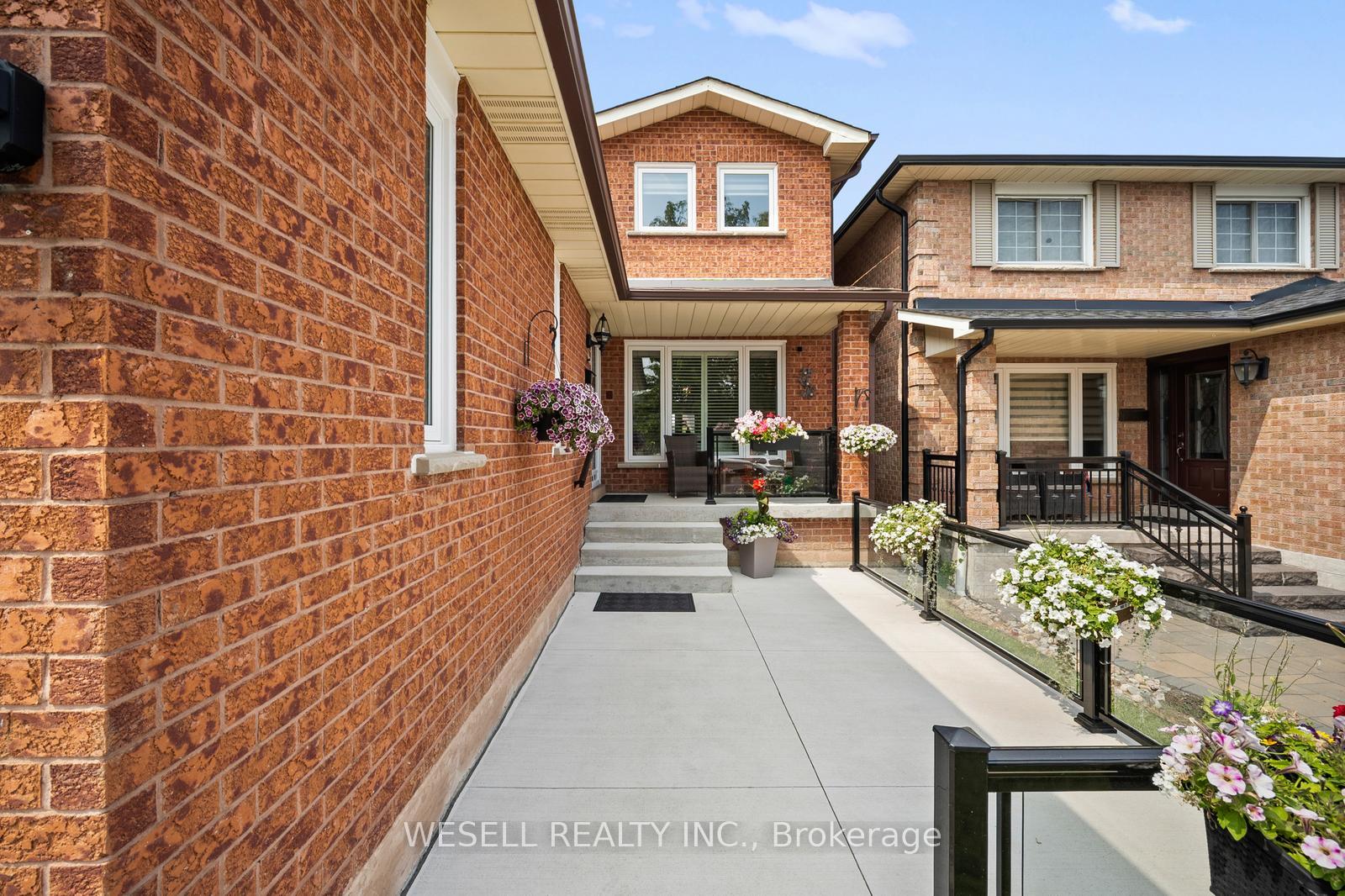 Photo 3 of 26 Janus Place, Vaughan, West Woodbridge — HOMEH