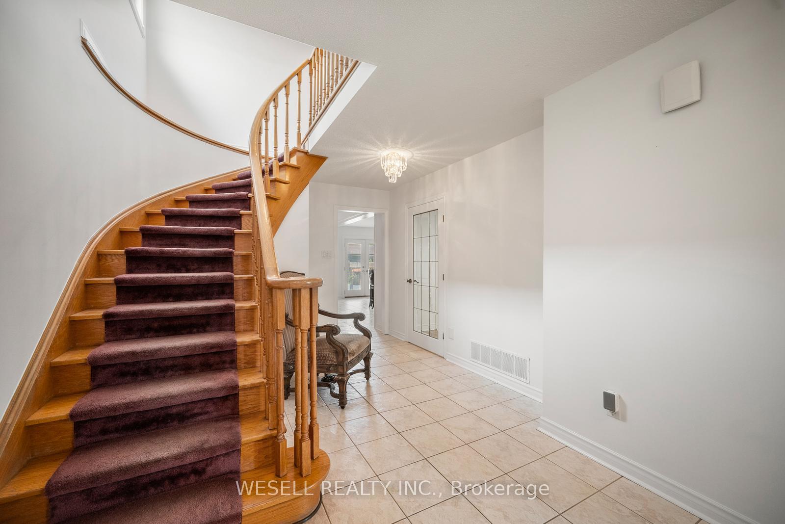 Photo 8 of 26 Janus Place, Vaughan, West Woodbridge — HOMEH