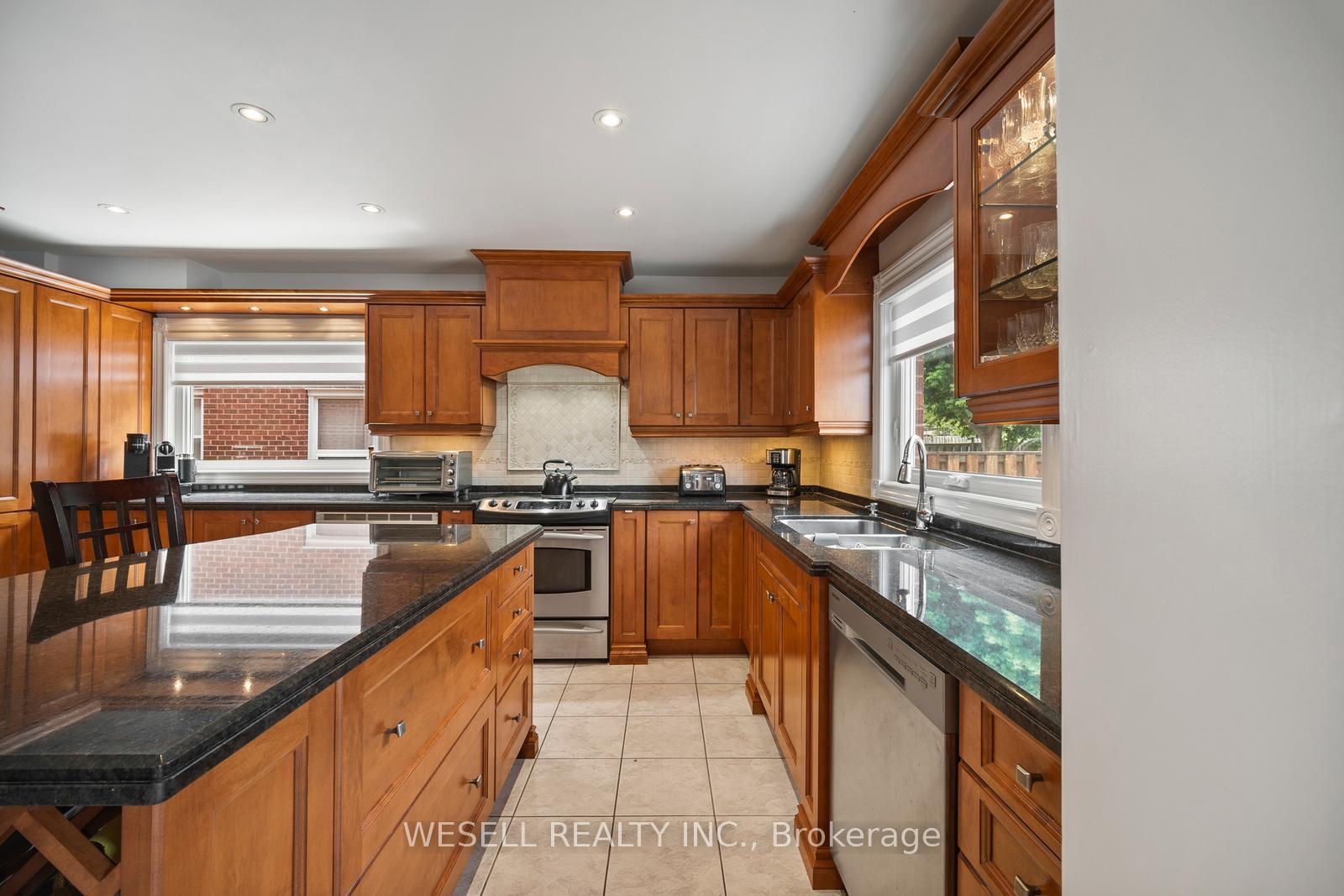 Photo 20 of 26 Janus Place, Vaughan, West Woodbridge — HOMEH