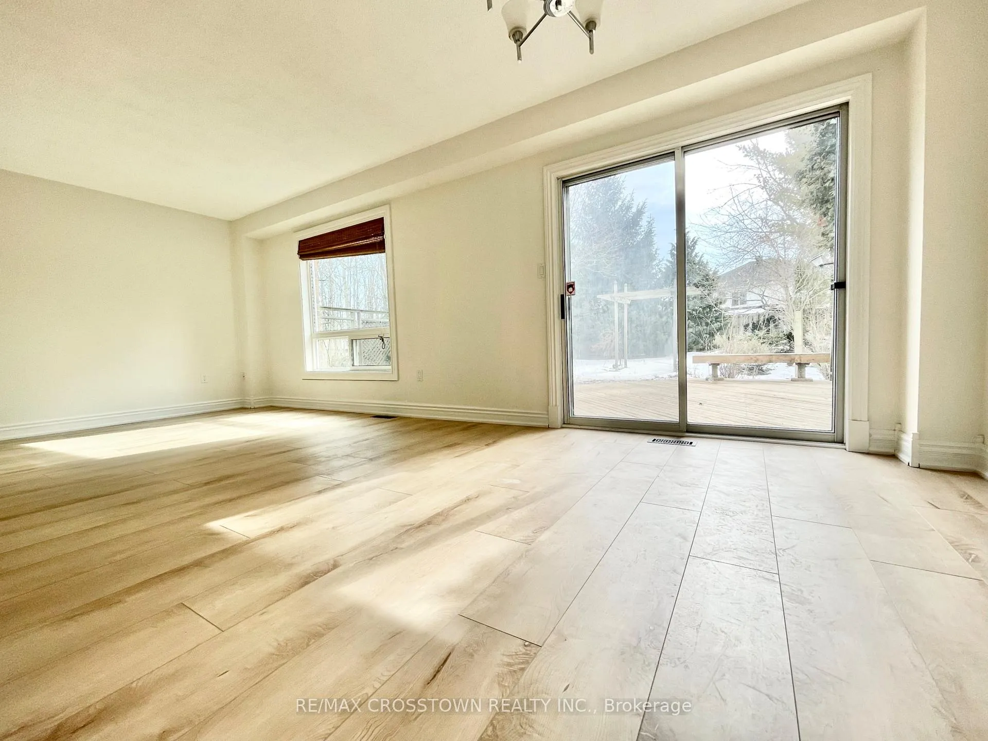 Photo 3 of 69 D'ambrosio Drive, Barrie, Painswick North — HOMEH