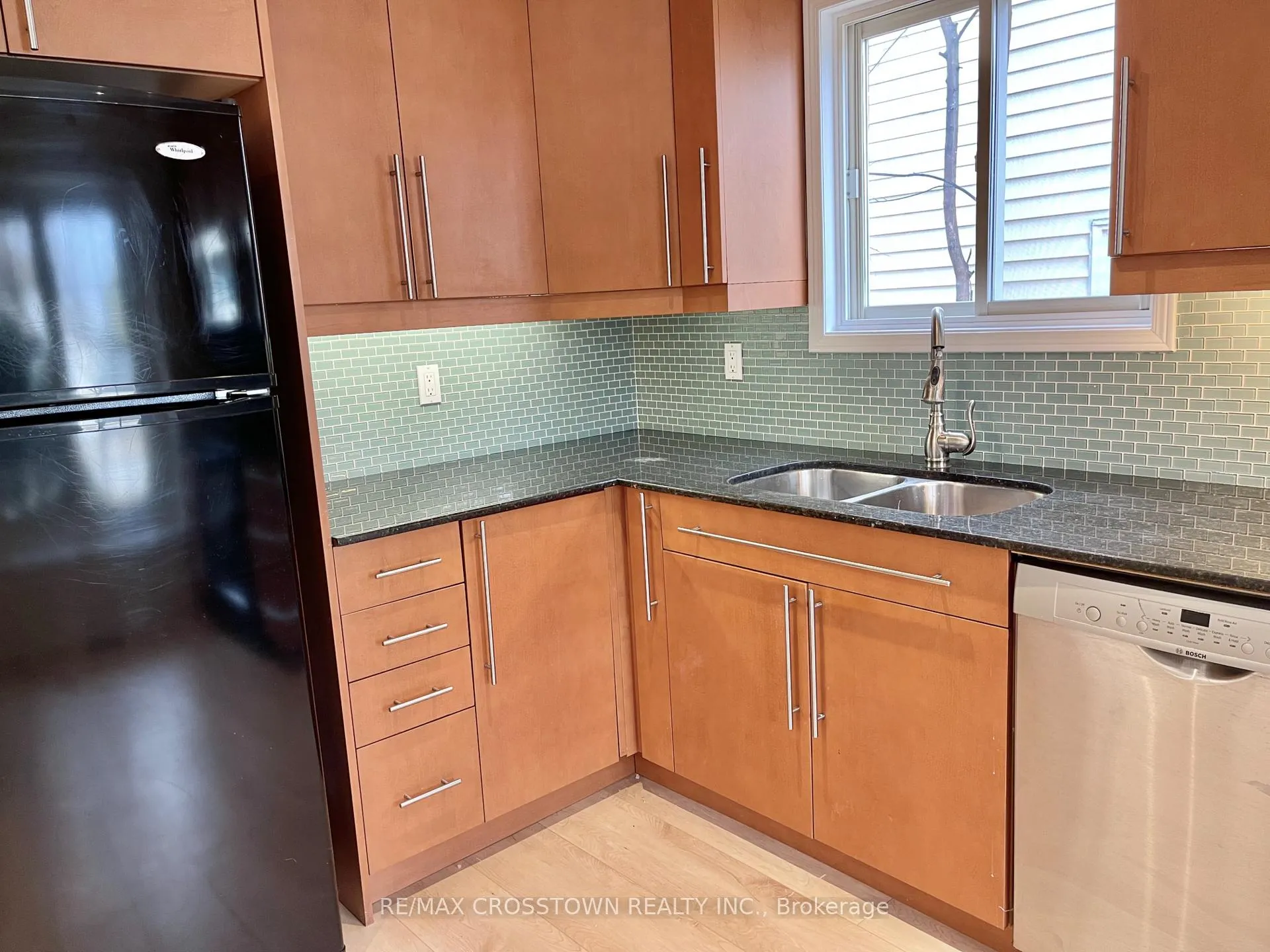 Photo 6 of 69 D'ambrosio Drive, Barrie, Painswick North — HOMEH