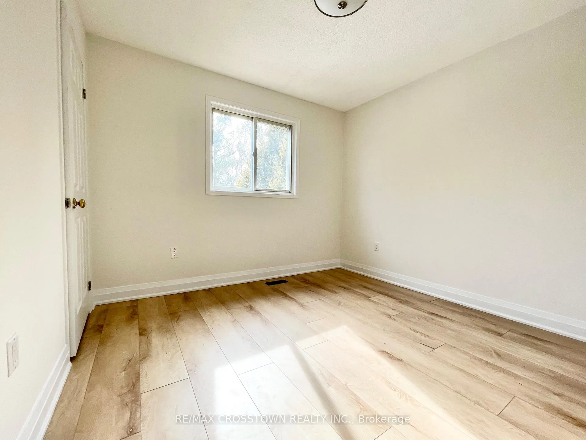 Photo 9 of 69 D'ambrosio Drive, Barrie, Painswick North — HOMEH