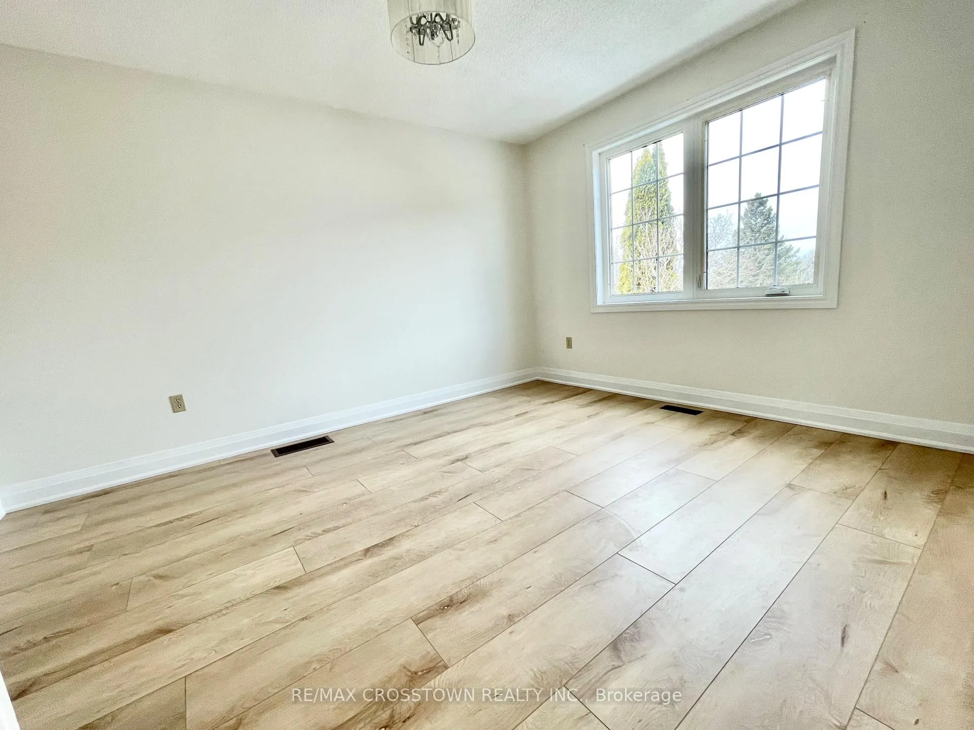 Photo 13 of 69 D'ambrosio Drive, Barrie, Painswick North — HOMEH