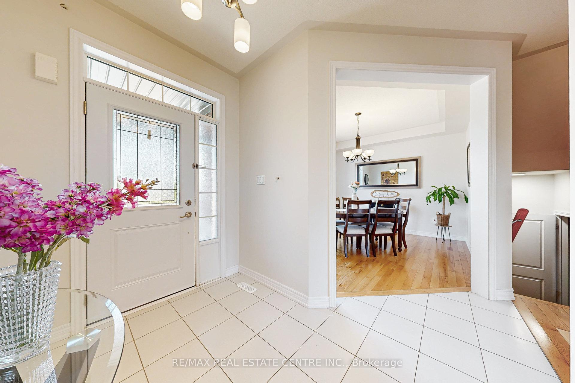 Photo 7 of 144 Coronation Road, Whitby, Williamsburg — HOMEH