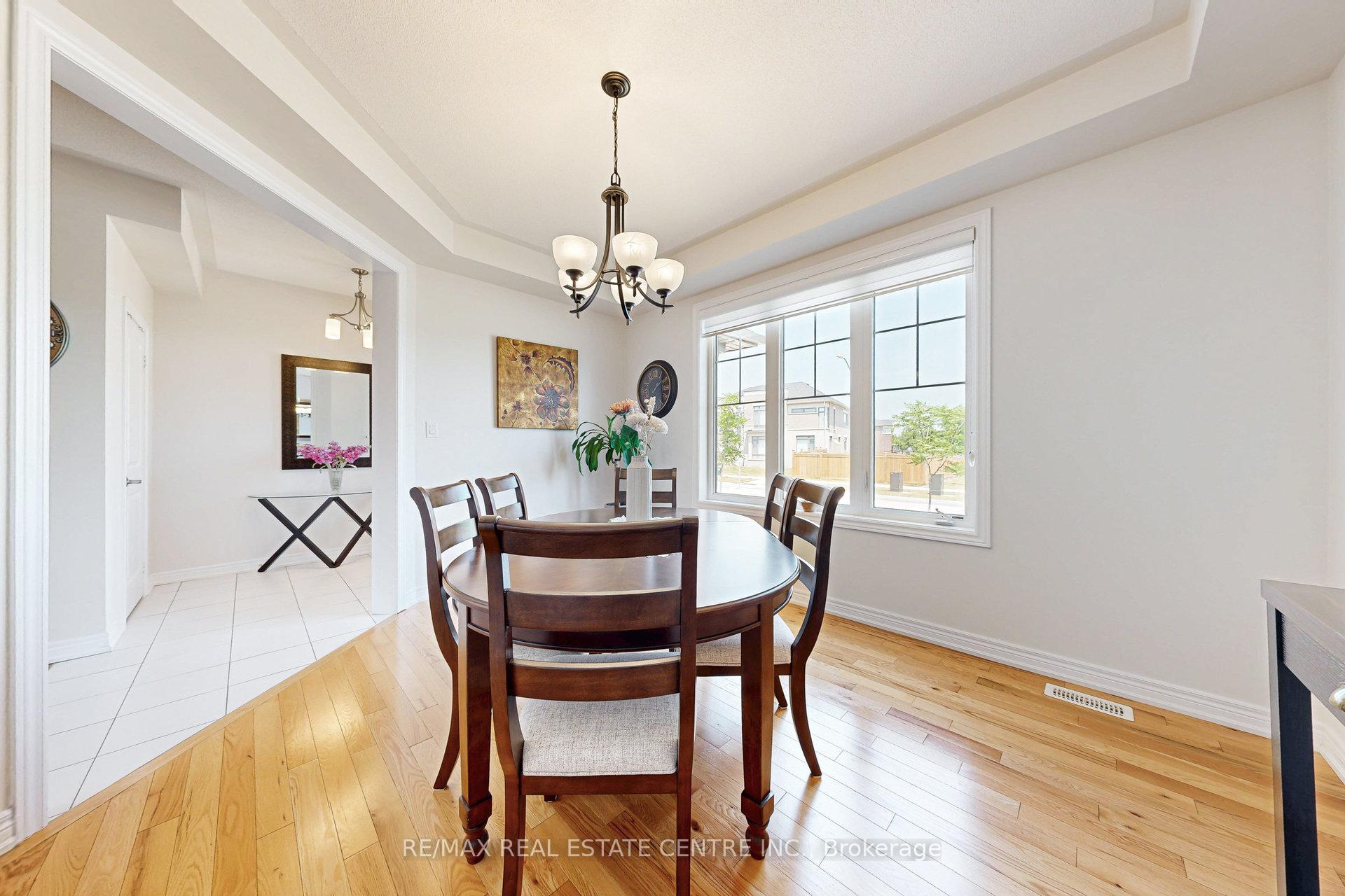 Photo 9 of 144 Coronation Road, Whitby, Williamsburg — HOMEH