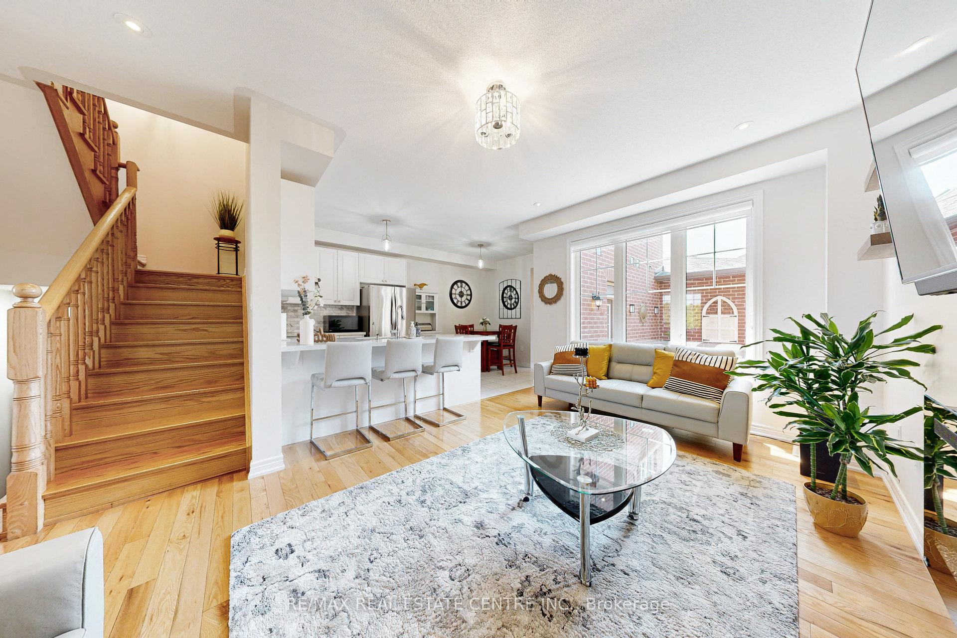 Photo 11 of 144 Coronation Road, Whitby, Williamsburg — HOMEH