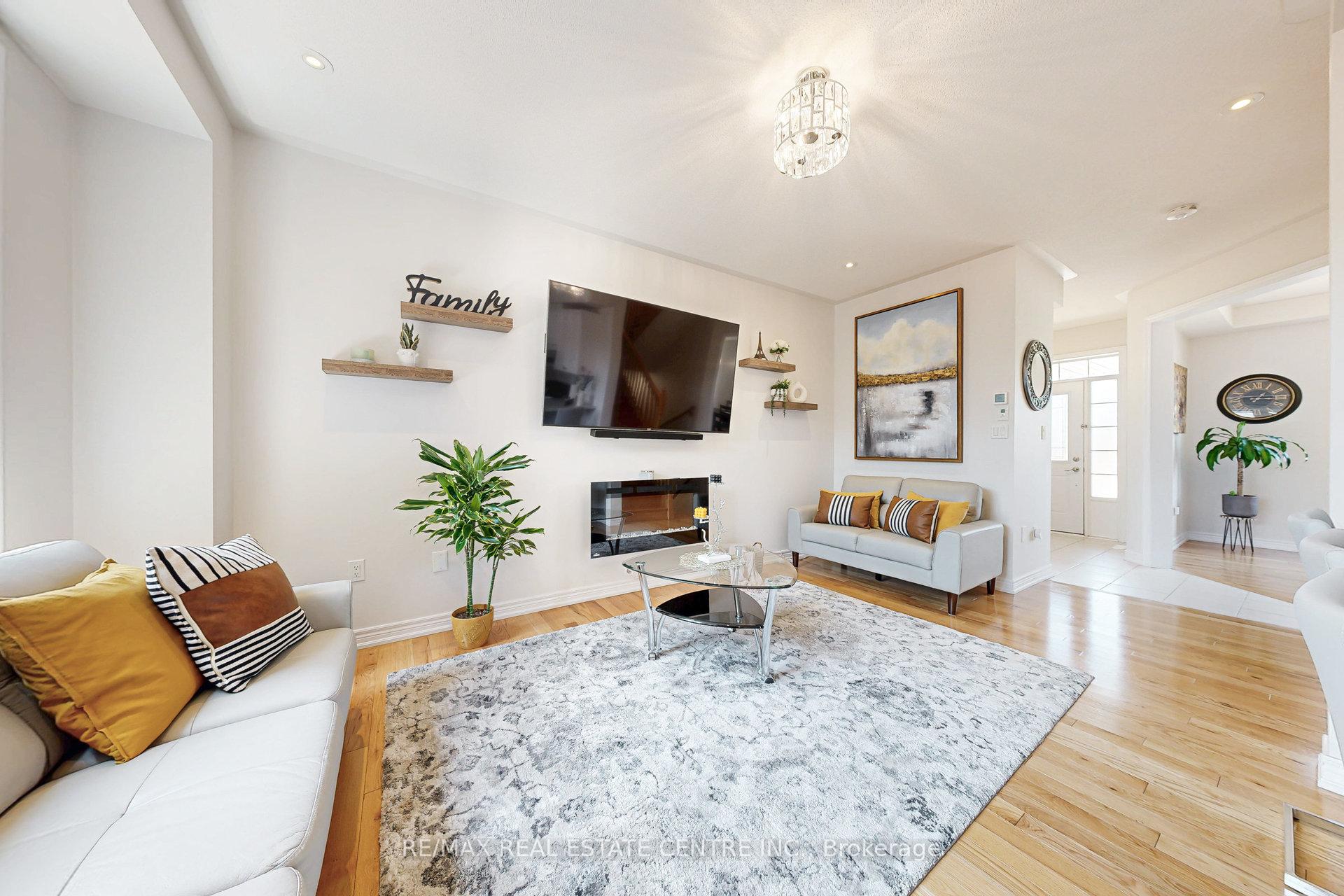 Photo 13 of 144 Coronation Road, Whitby, Williamsburg — HOMEH