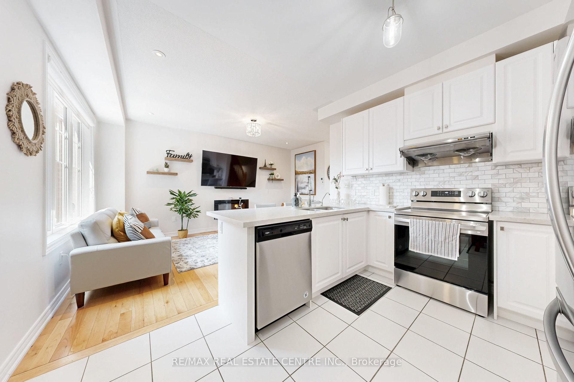 Photo 17 of 144 Coronation Road, Whitby, Williamsburg — HOMEH