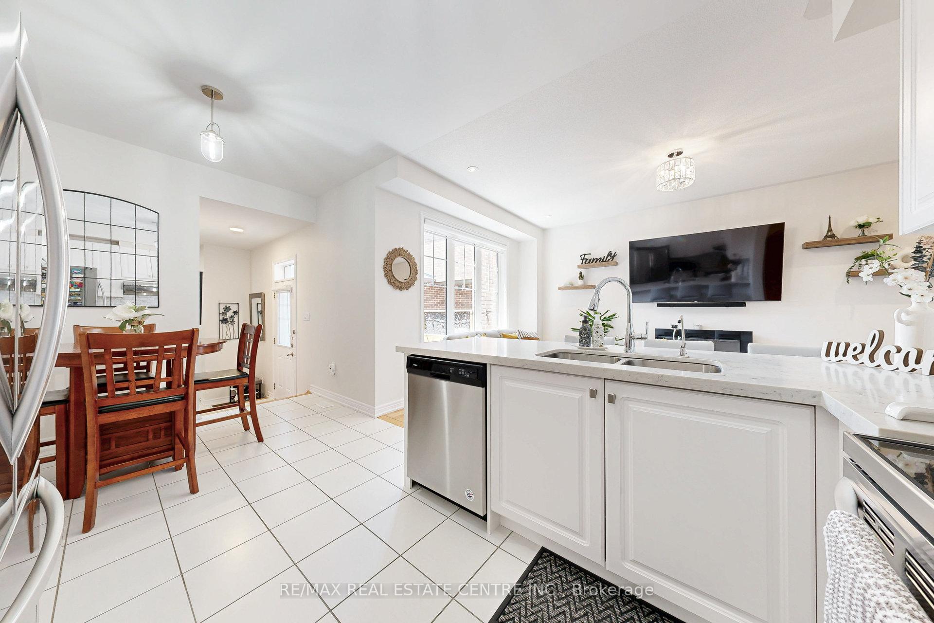 Photo 18 of 144 Coronation Road, Whitby, Williamsburg — HOMEH