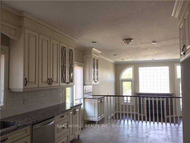 Photo 3 of 67 Cherokee Drive, Vaughan, Maple — HOMEH