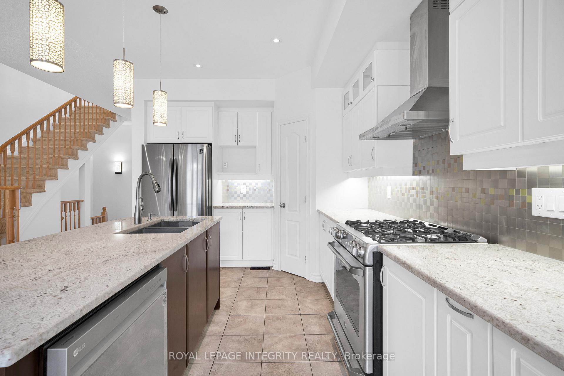 Photo 23 of 216 Cooks Mill Crescent, Ottawa, Riverside South — HOMEH