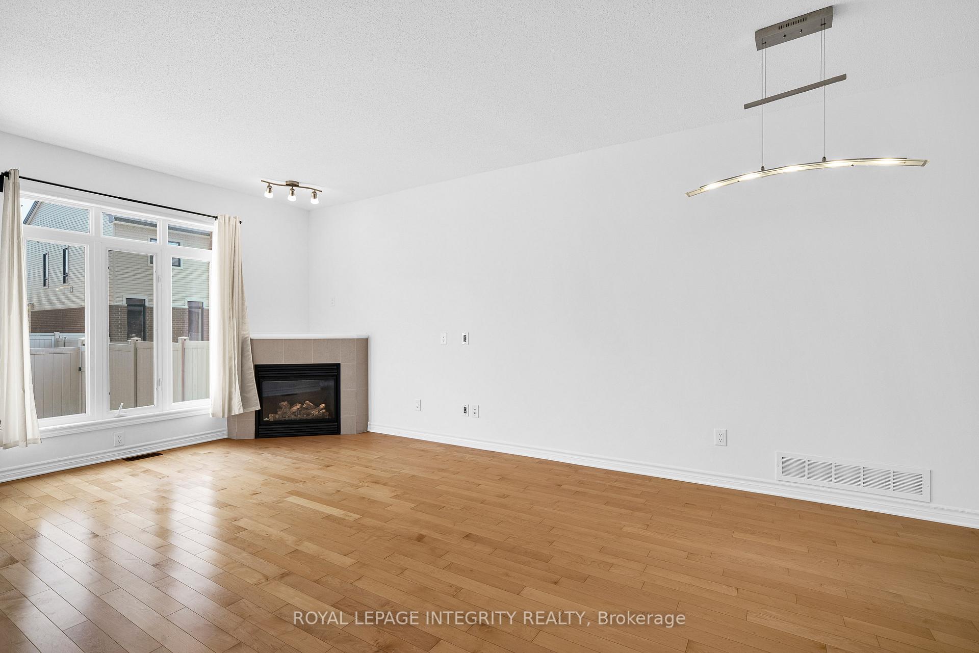 Photo 15 of 216 Cooks Mill Crescent, Ottawa, Riverside South — HOMEH