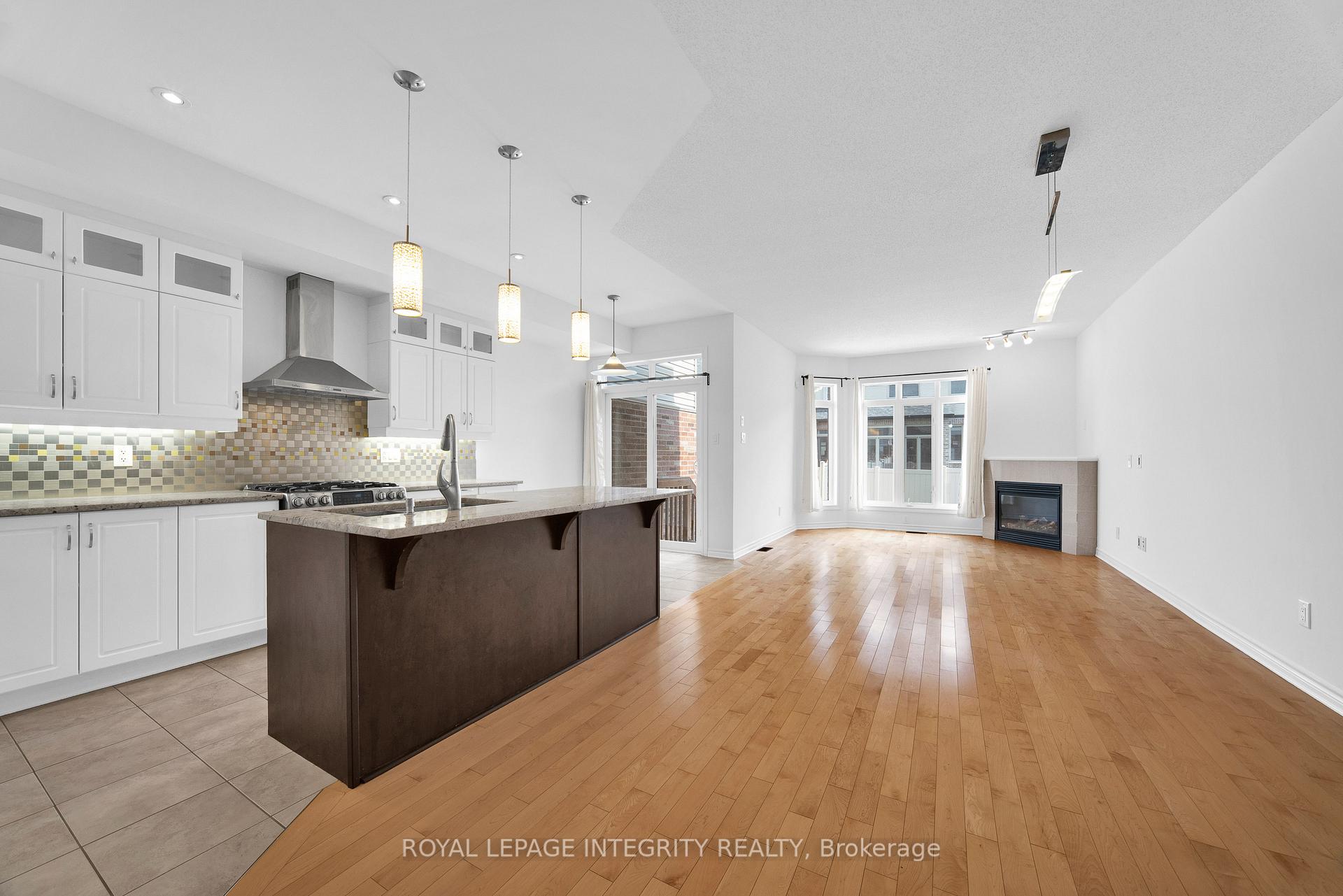 Photo 18 of 216 Cooks Mill Crescent, Ottawa, Riverside South — HOMEH