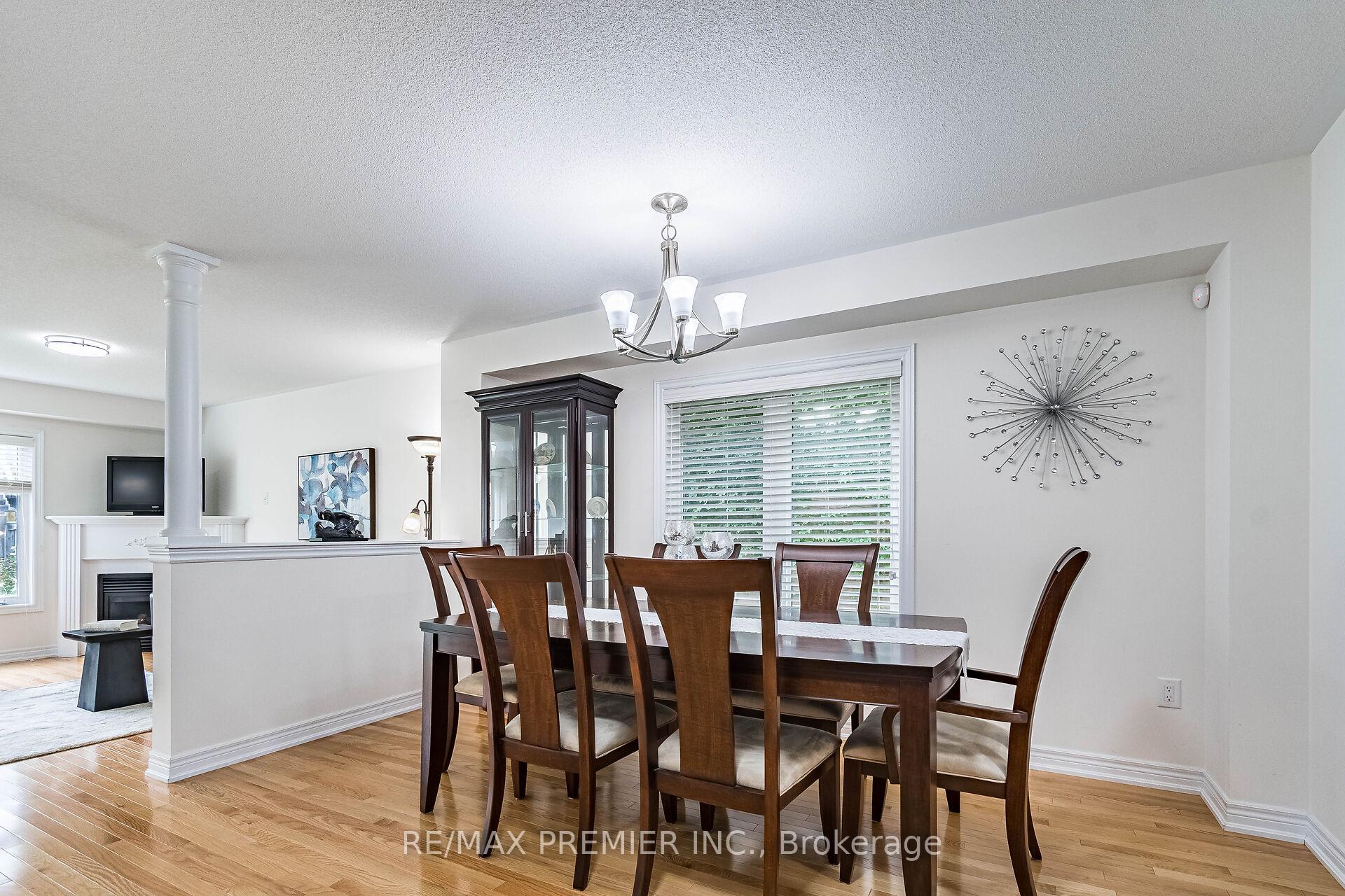 Photo 6 of 47 Barli Crescent, Vaughan, Patterson — HOMEH