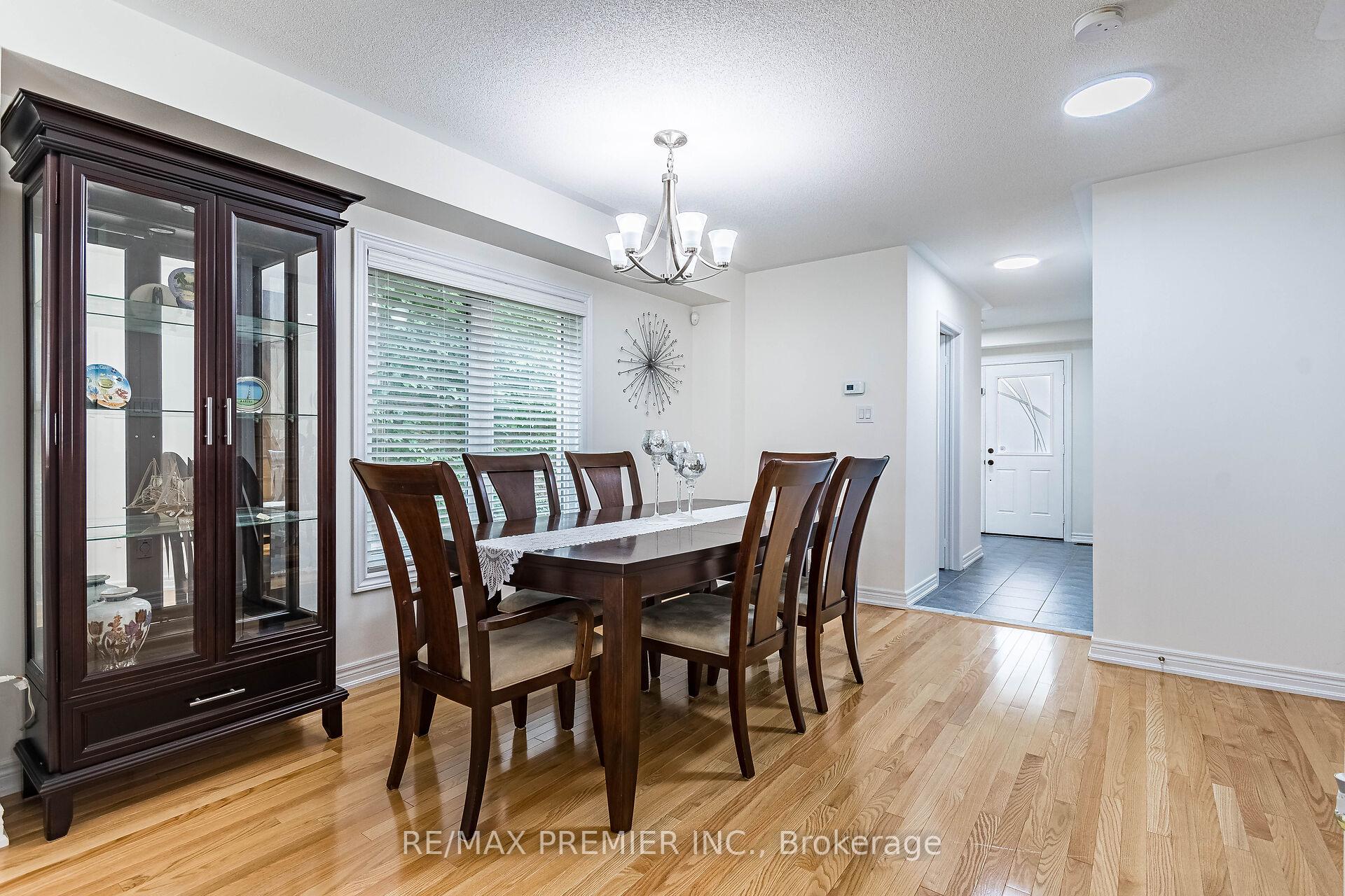 Photo 7 of 47 Barli Crescent, Vaughan, Patterson — HOMEH