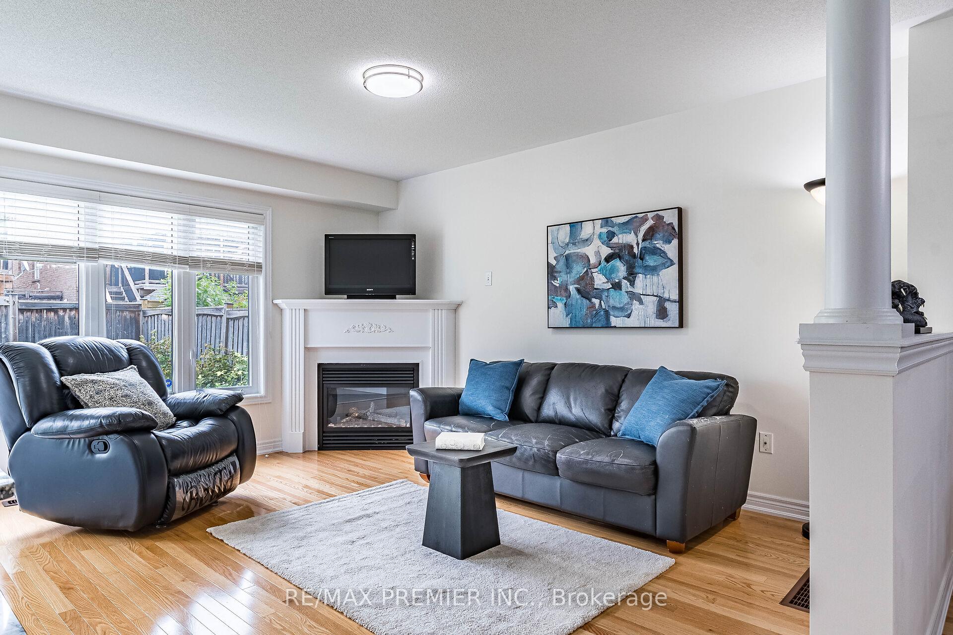 Photo 8 of 47 Barli Crescent, Vaughan, Patterson — HOMEH