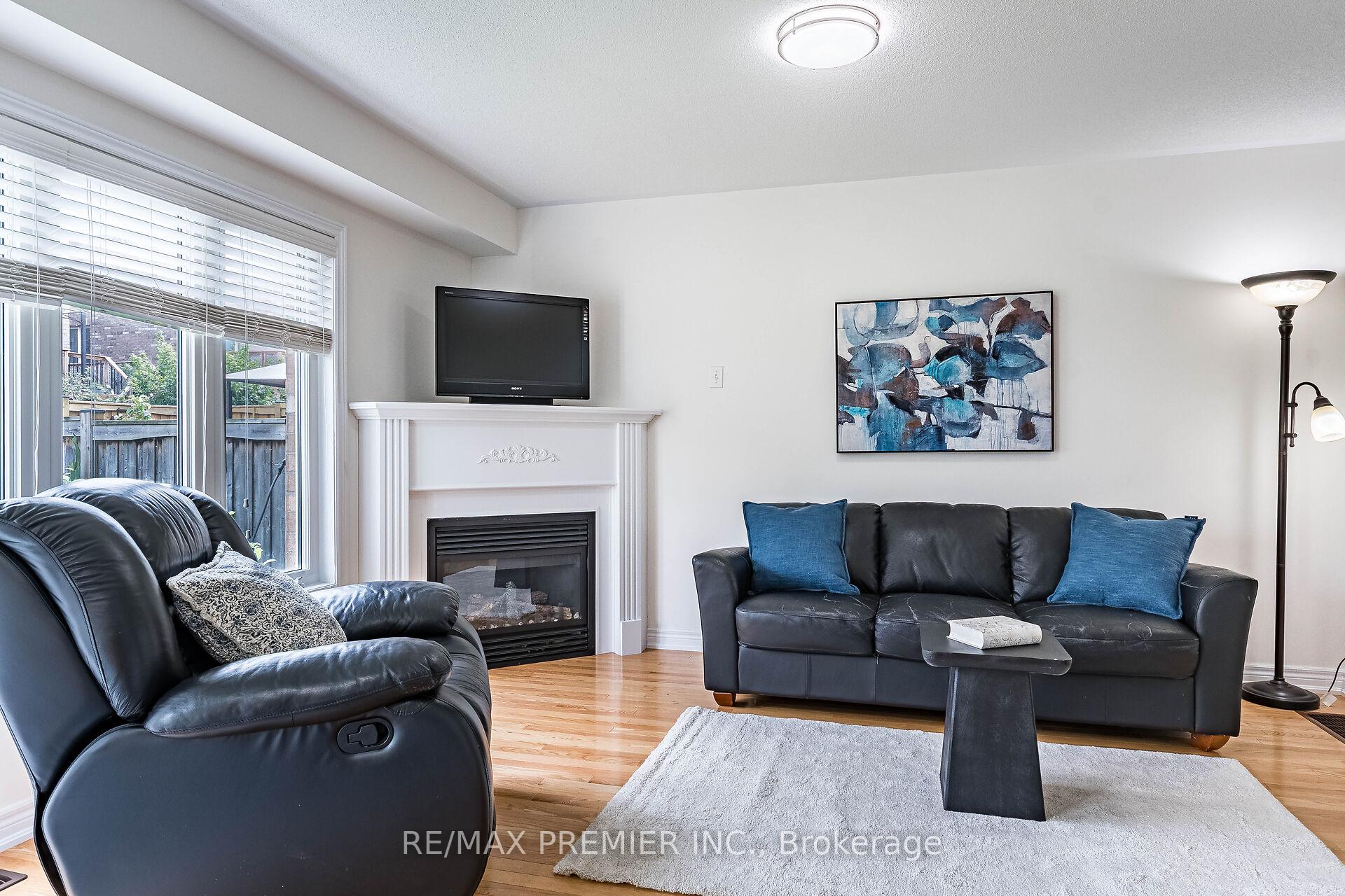 Photo 9 of 47 Barli Crescent, Vaughan, Patterson — HOMEH