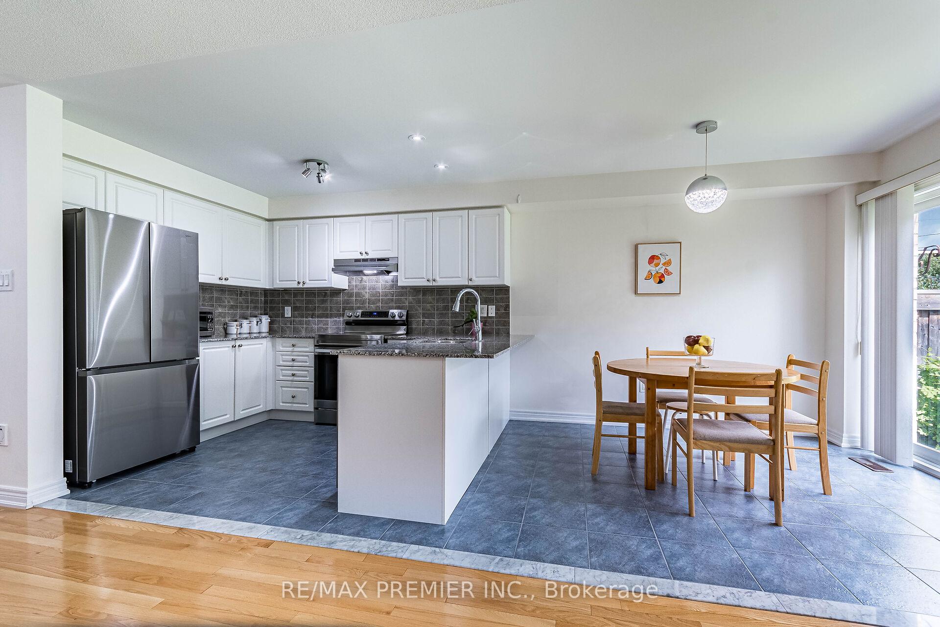 Photo 10 of 47 Barli Crescent, Vaughan, Patterson — HOMEH