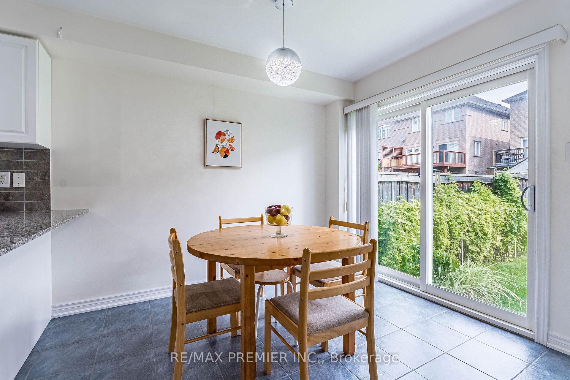 Photo 14 of 47 Barli Crescent, Vaughan, Patterson — HOMEH