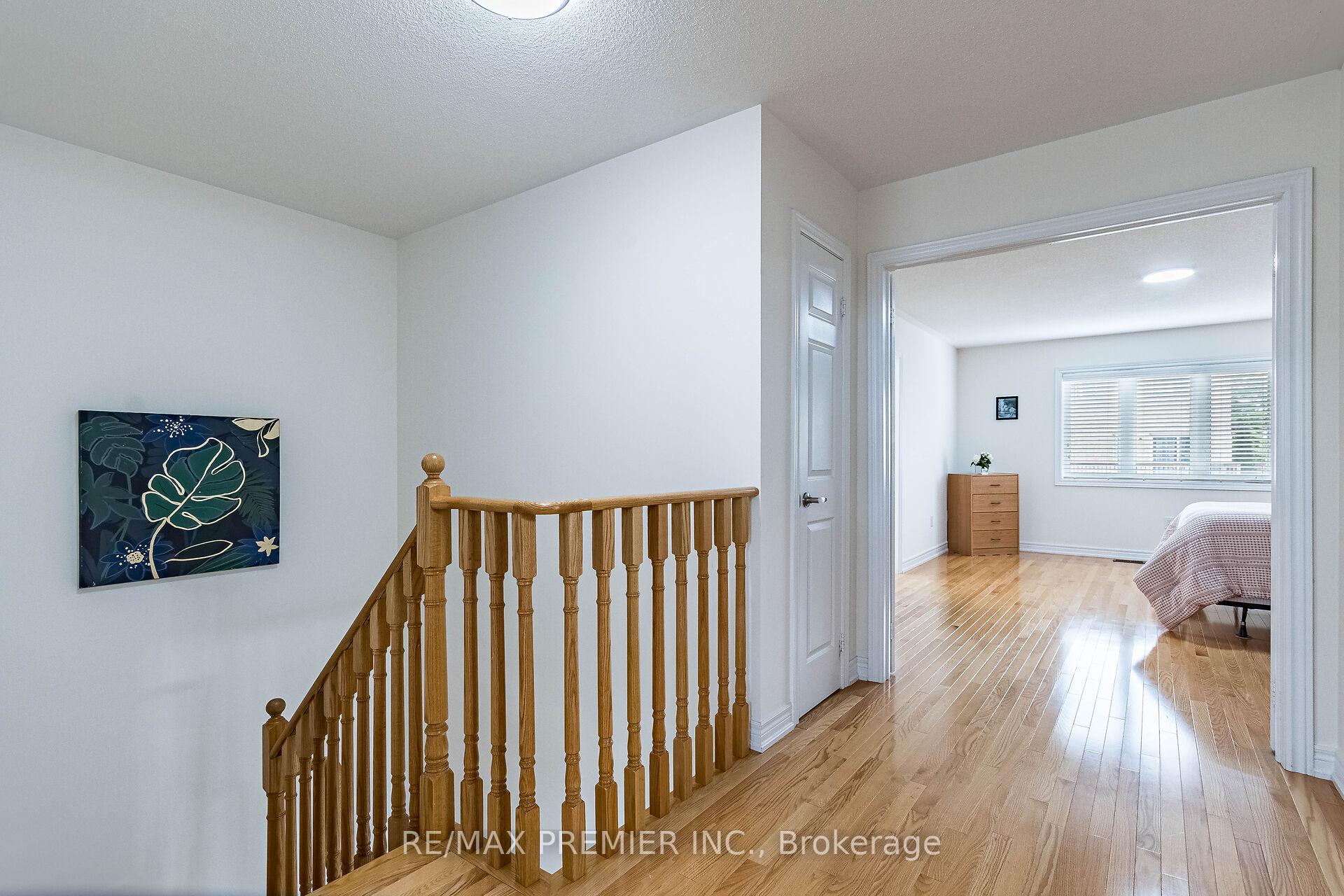 Photo 17 of 47 Barli Crescent, Vaughan, Patterson — HOMEH