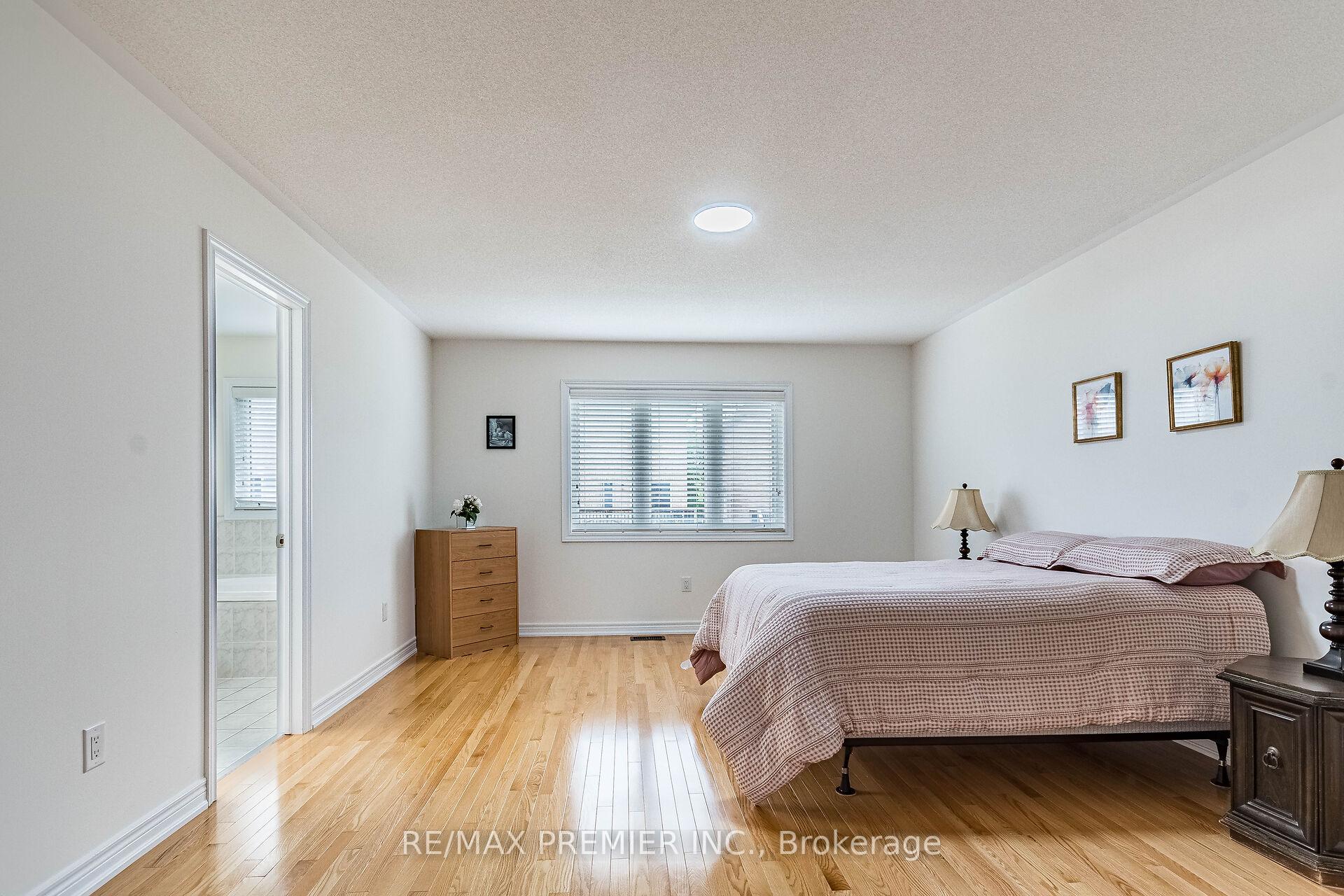 Photo 18 of 47 Barli Crescent, Vaughan, Patterson — HOMEH