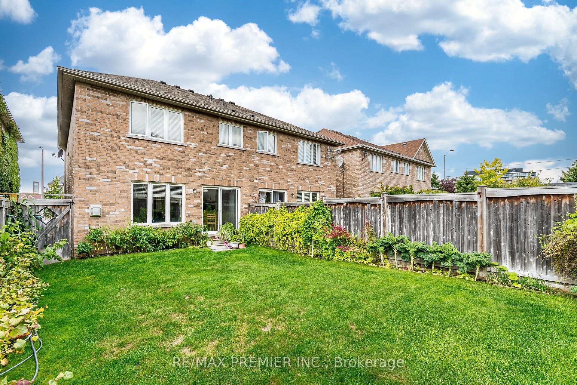 Photo 30 of 47 Barli Crescent, Vaughan, Patterson — HOMEH